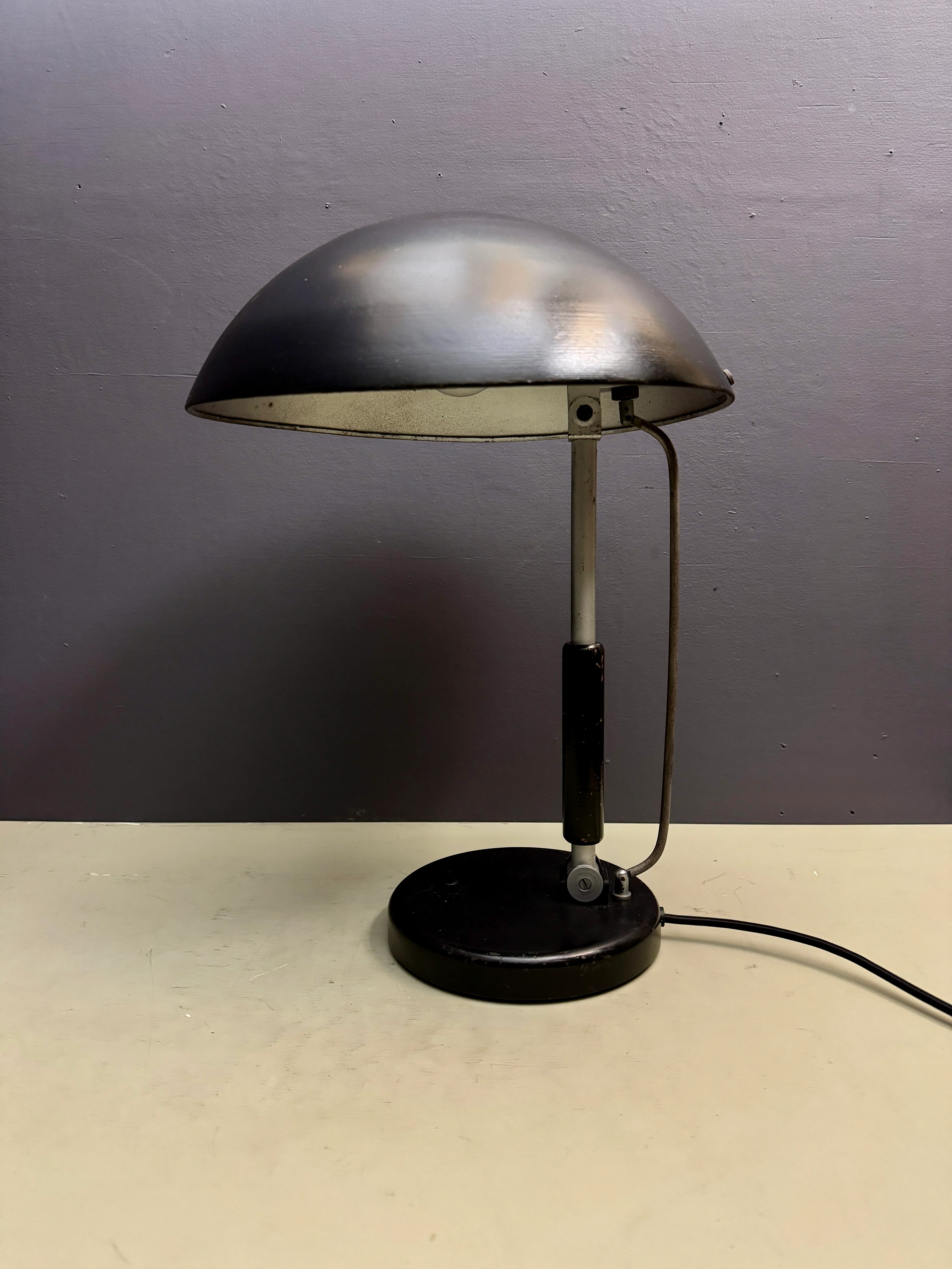 1930s Bauhaus Table Lamp By Karl Trabert For Schaco - Image 3