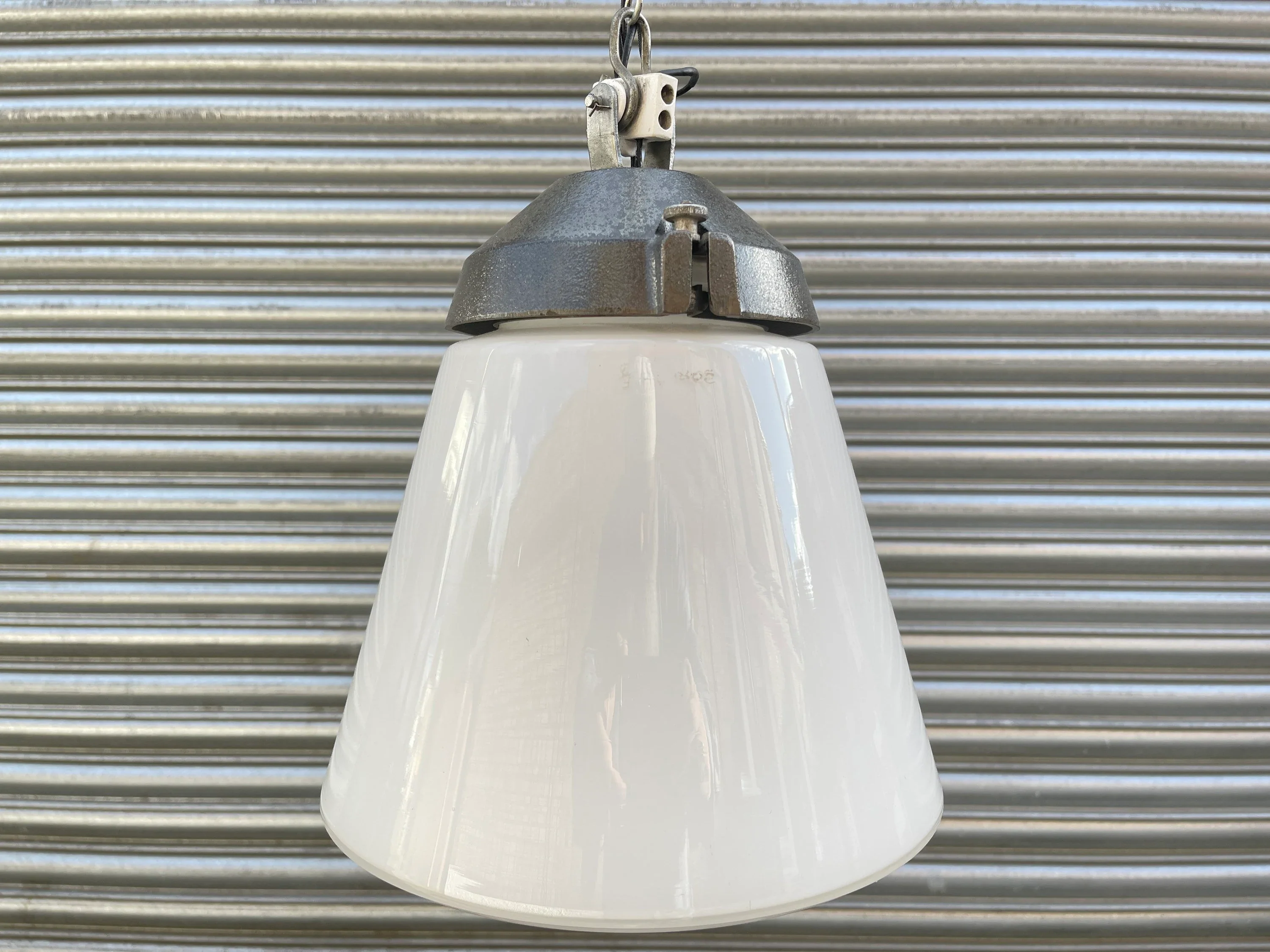 1930s Industrial Opaline Pendant Light By Siemens - Image 3