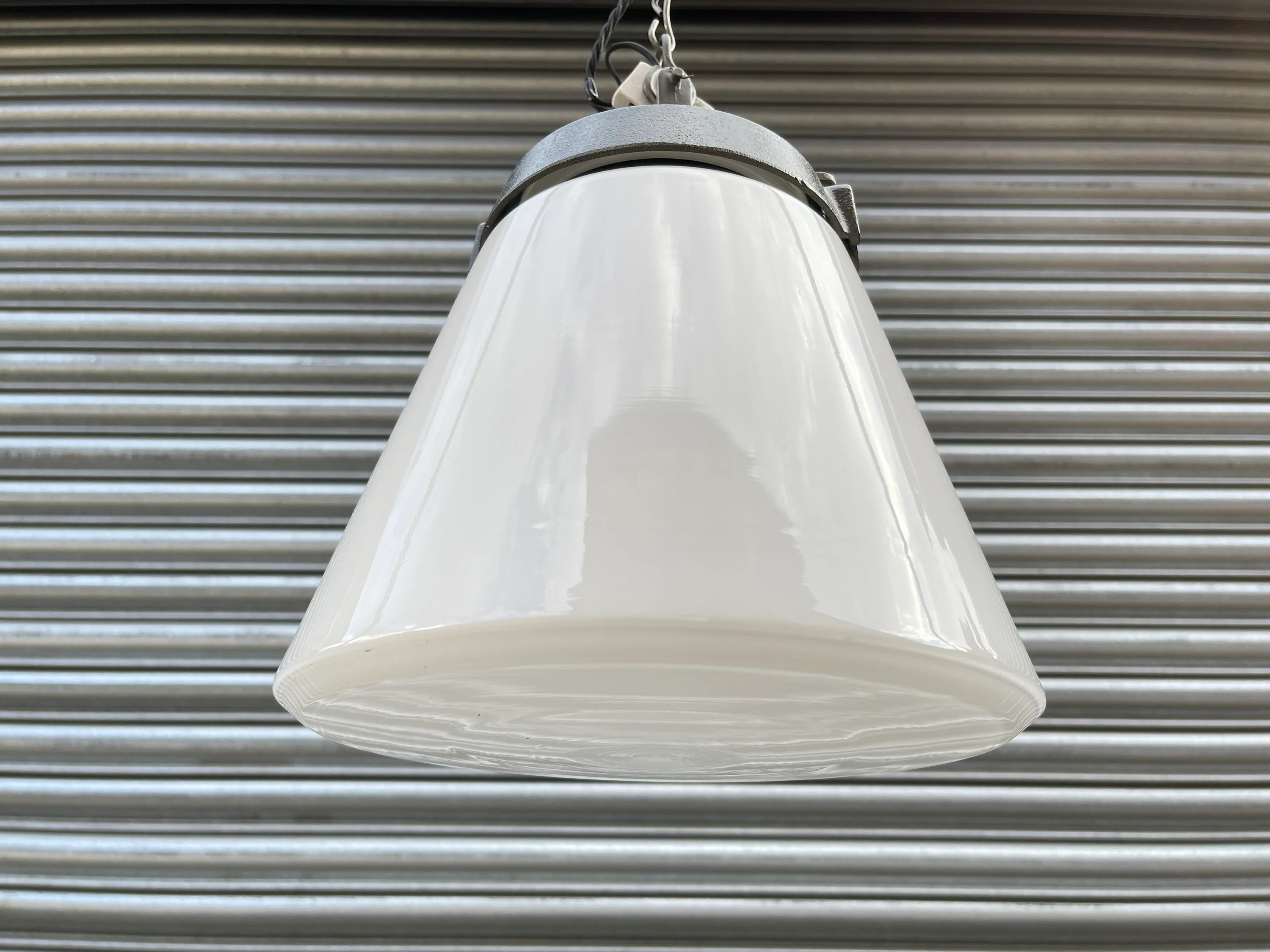 1930s Industrial Opaline Pendant Light By Siemens - Image 5