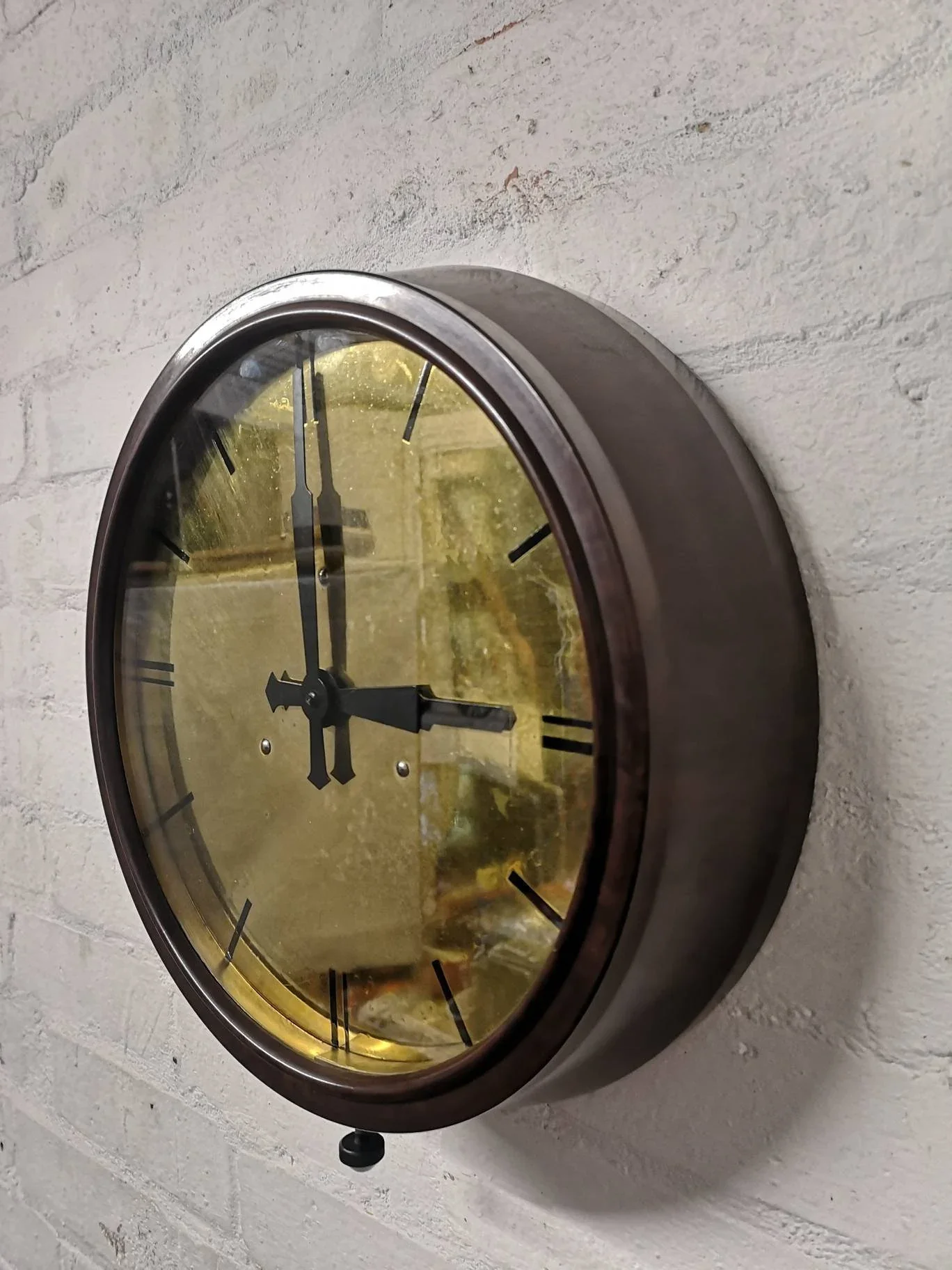 1940s Bakelite & Brass Electric Factory Clock By SEC Smiths English Clocks London - Image 2