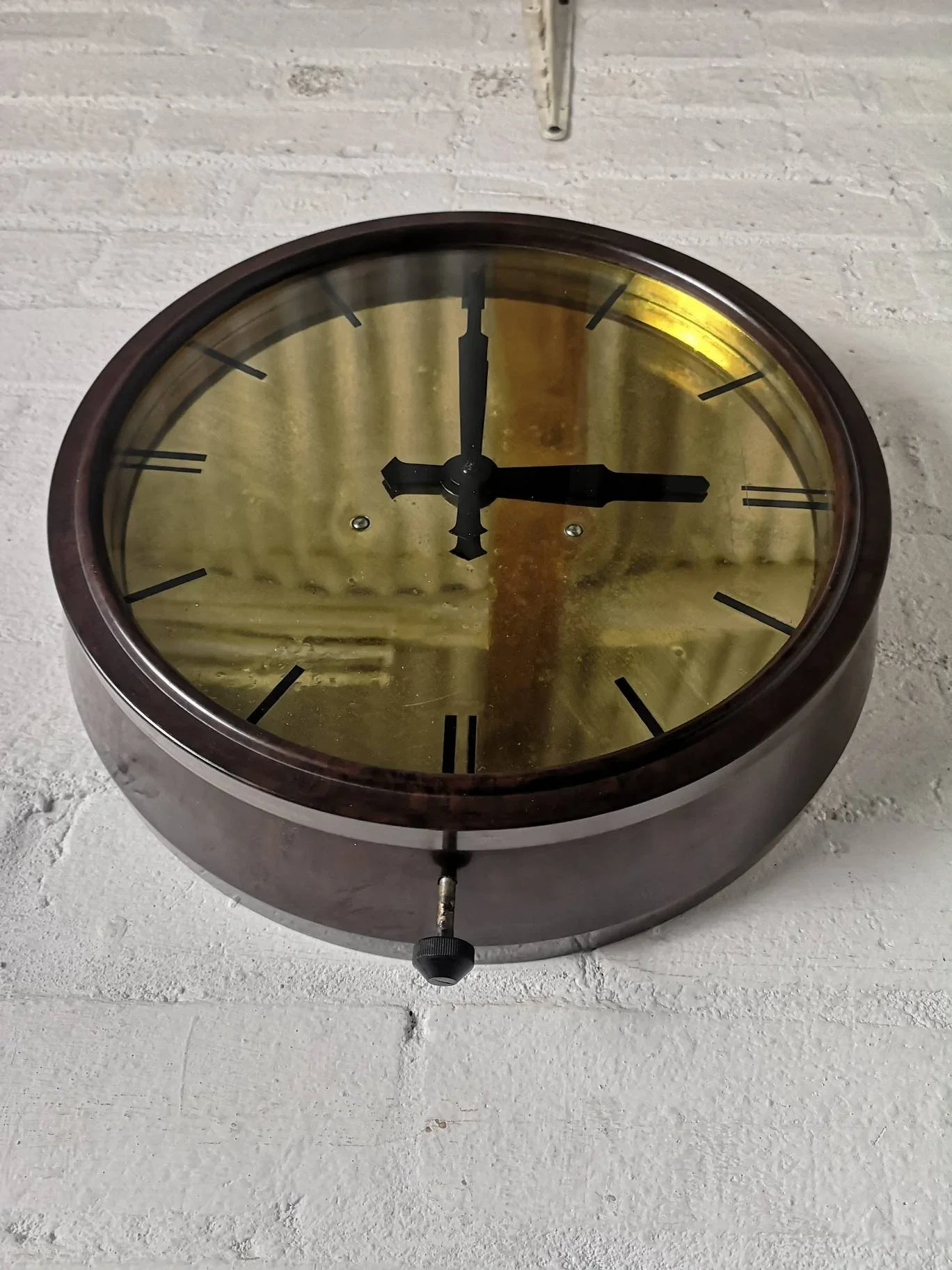 1940s Bakelite & Brass Electric Factory Clock By SEC Smiths English Clocks London - Image 5