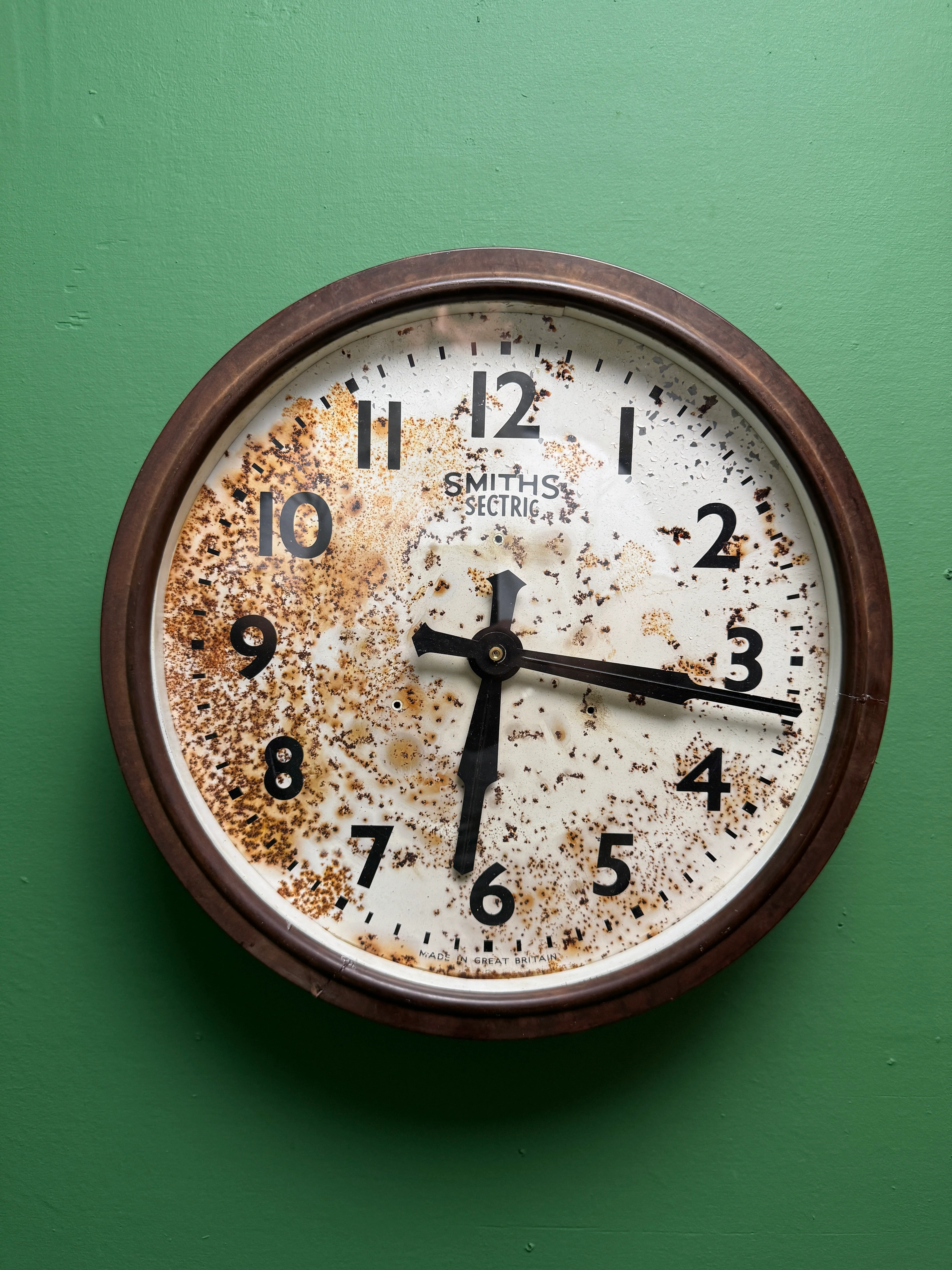 1940s Bakelite Factory Clock By Smiths Sectric - Image 2