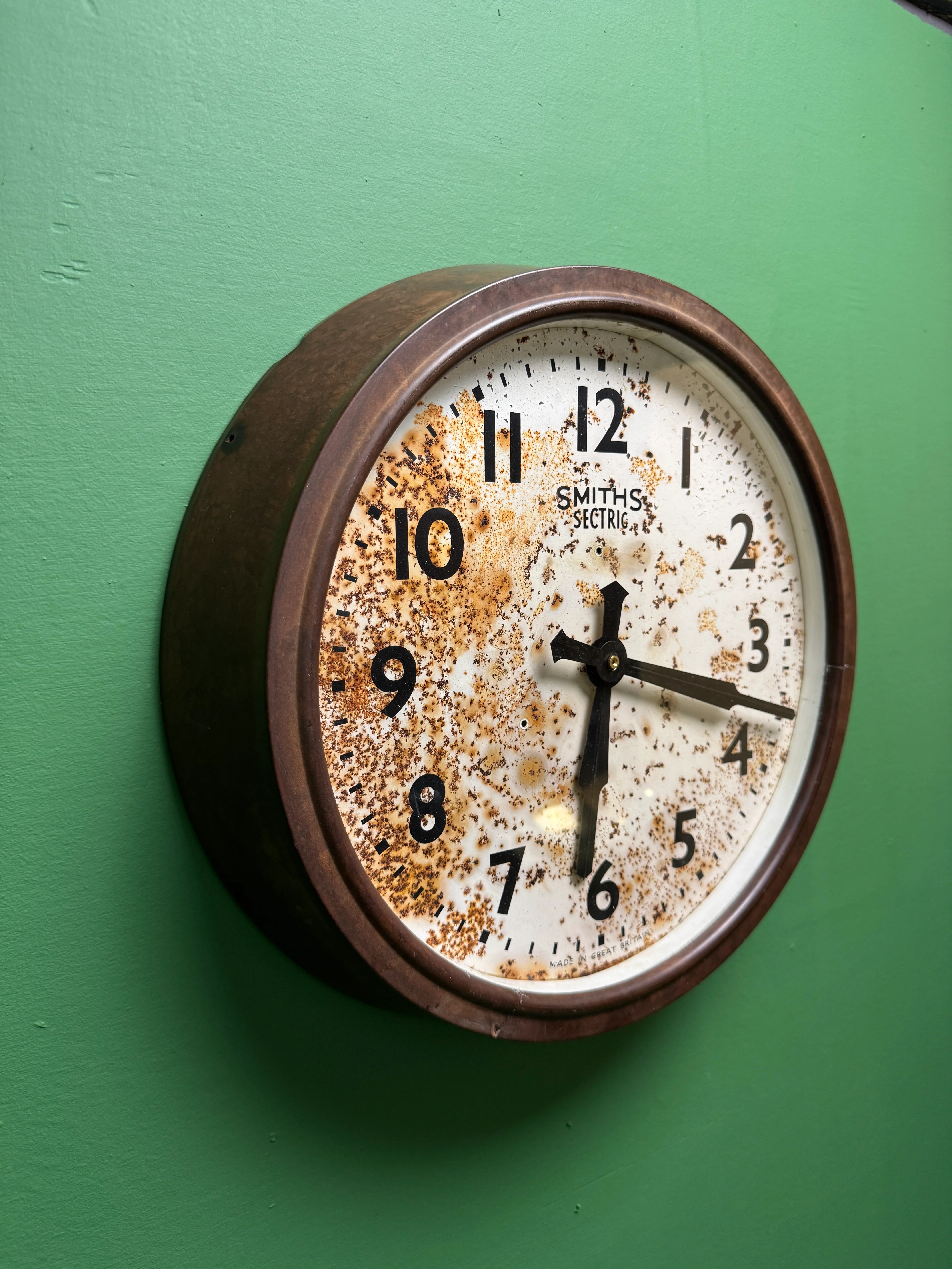 1940s Bakelite Factory Clock By Smiths Sectric - Image 3