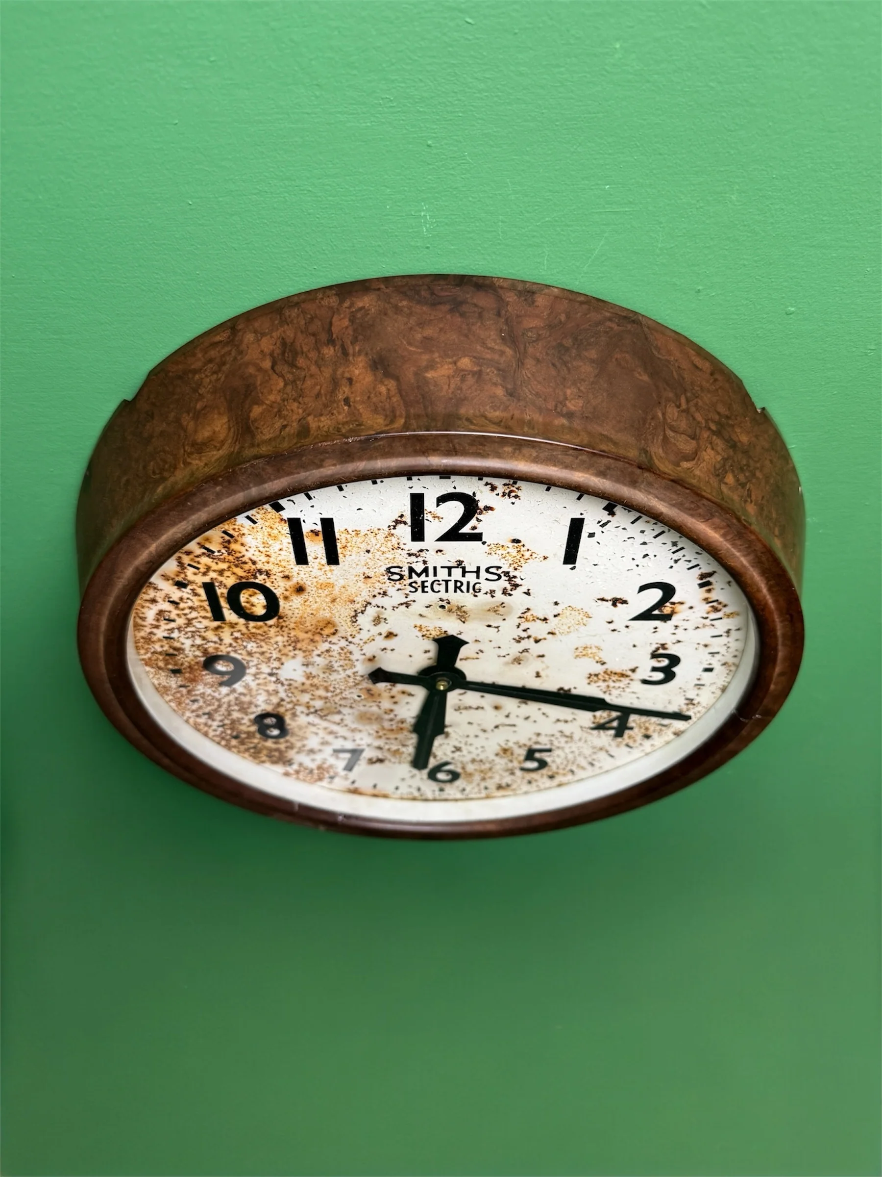 1940s Bakelite Factory Clock By Smiths Sectric - Image 4