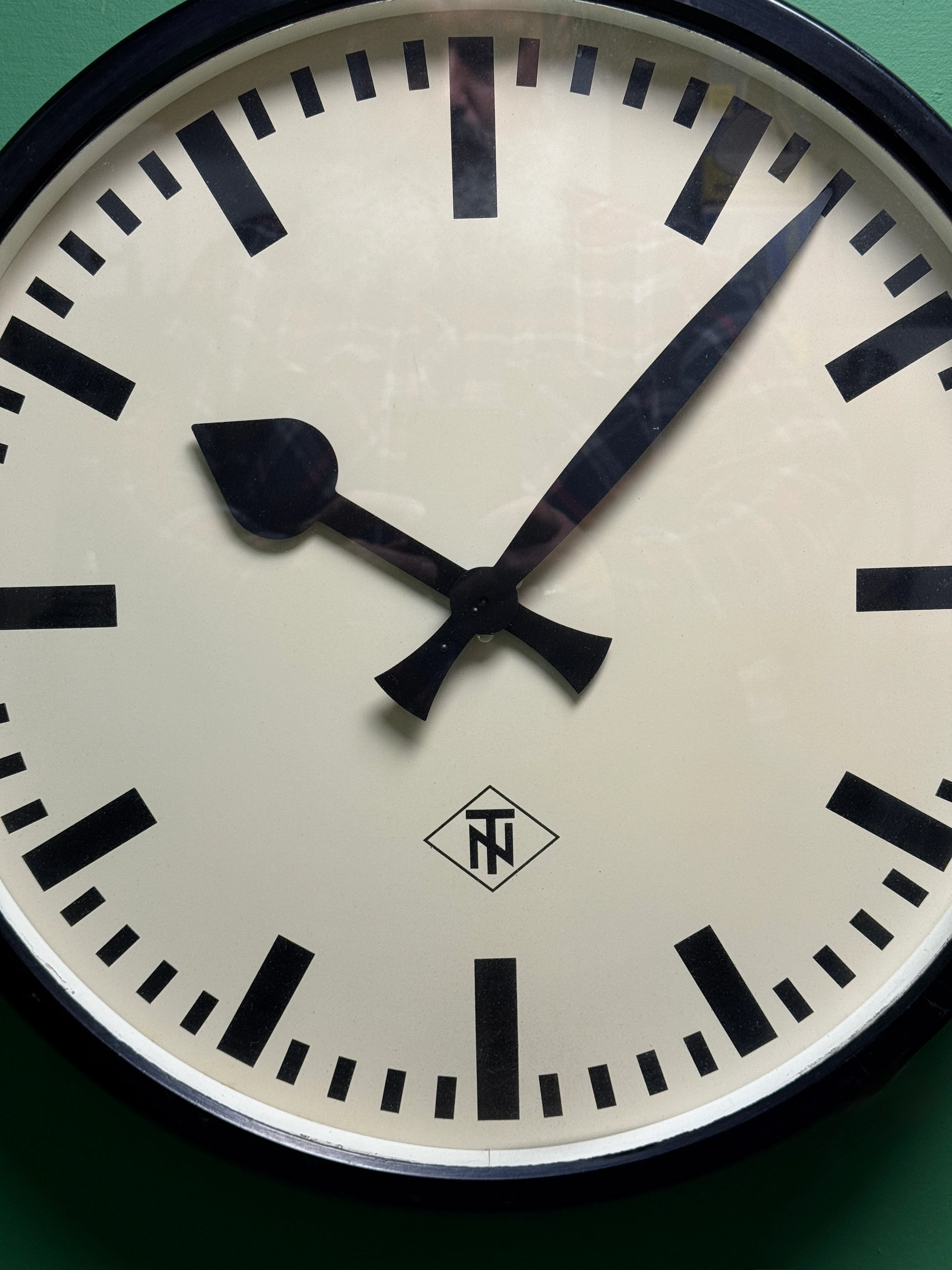 1940s Large TN Tele Norma West German Bakelite Factory / Office Clock - Image 3