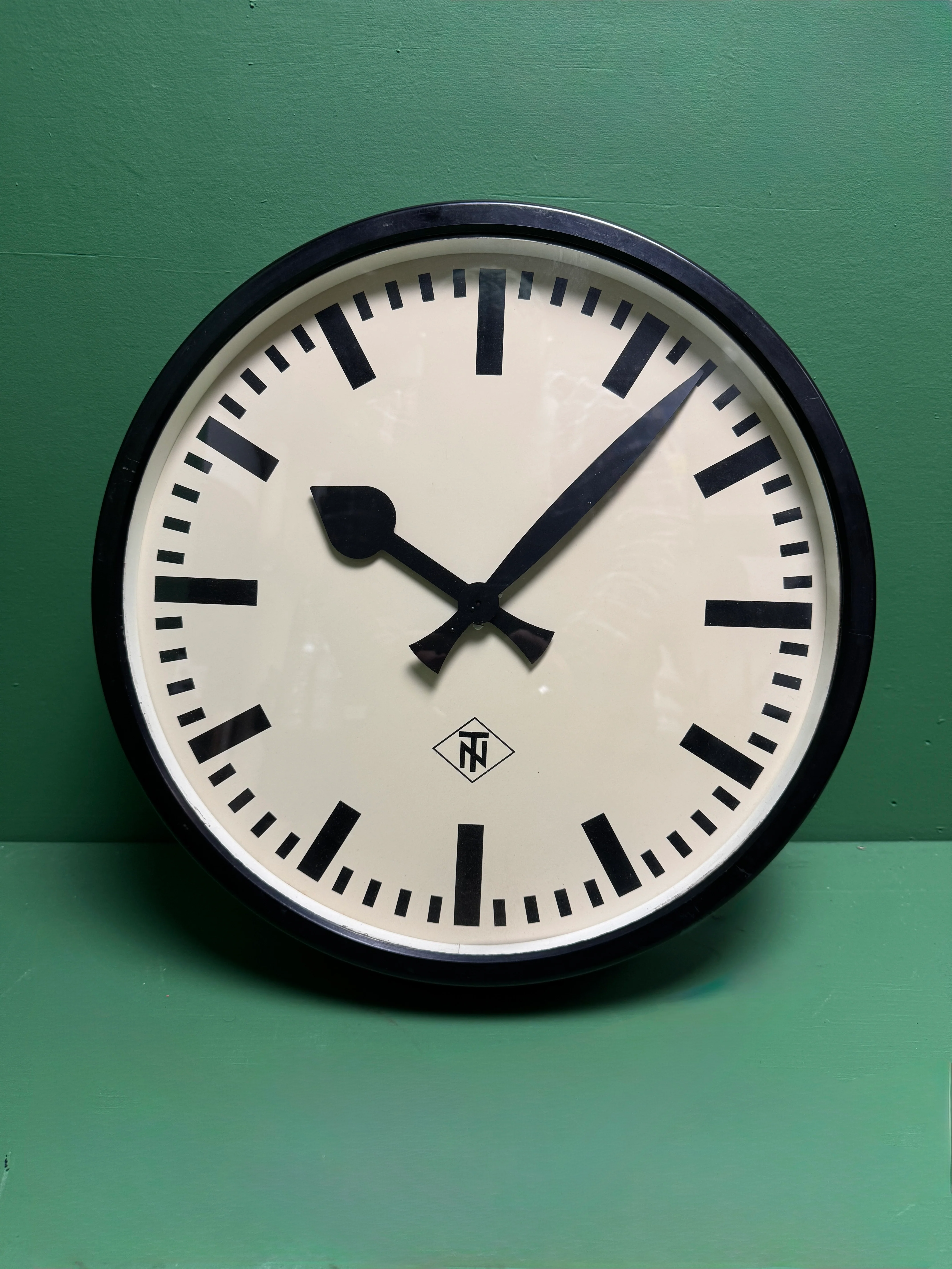 1940s Large TN Tele Norma West German Bakelite Factory / Office Clock - Image 4