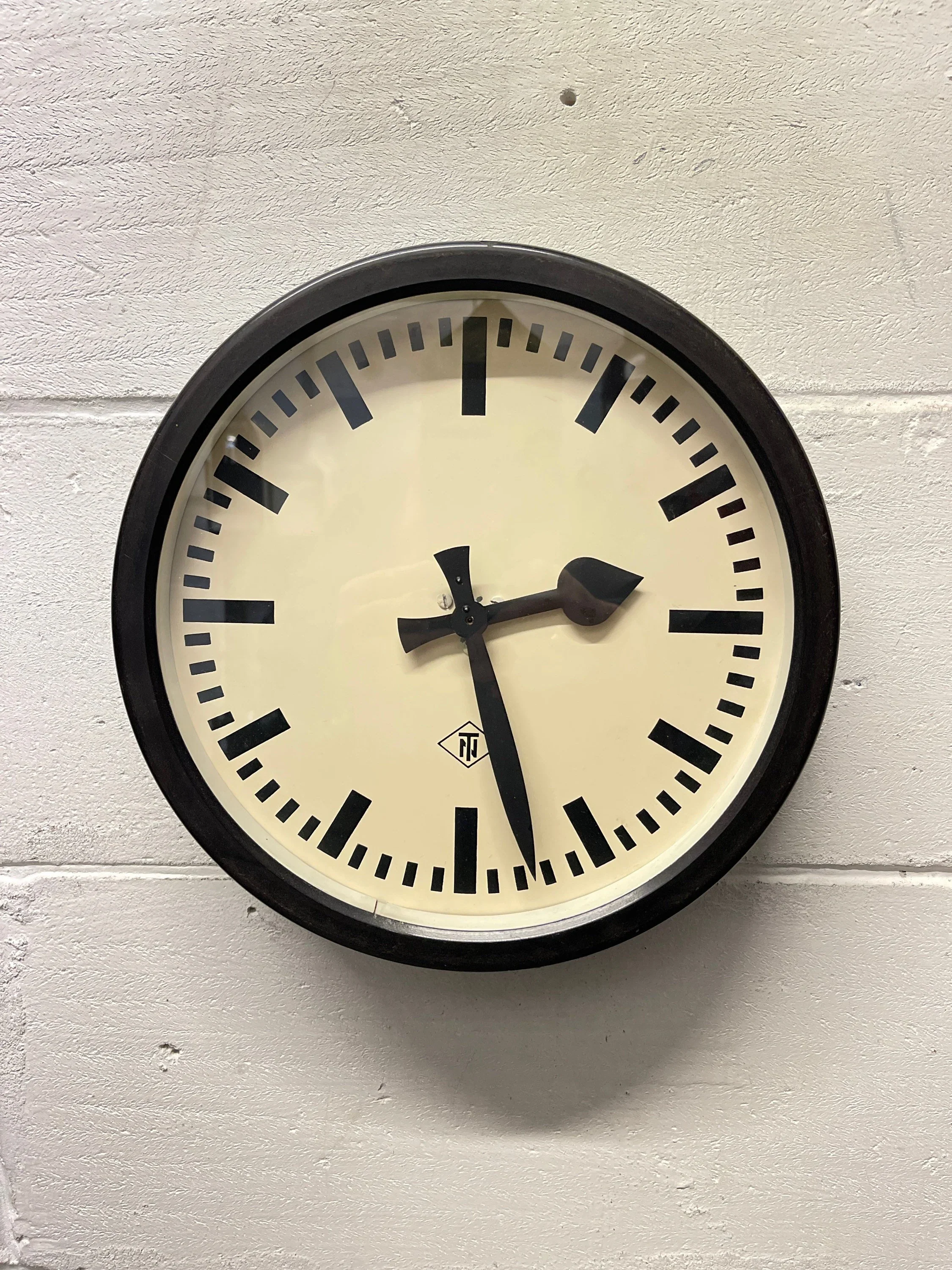 1940s TN Tele Norma West German Bakelite Factory / Office Clock - Image 2
