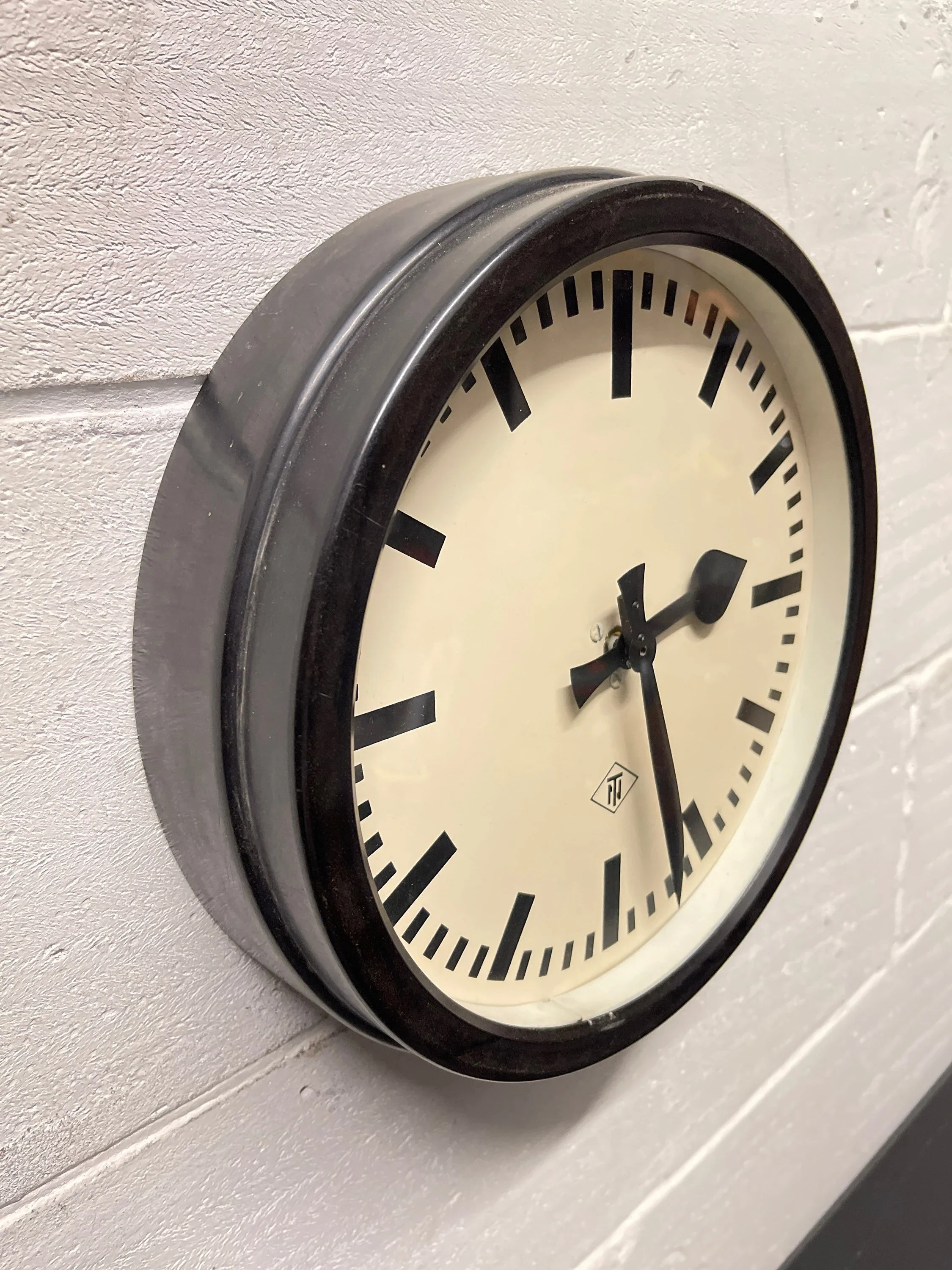 1940s TN Tele Norma West German Bakelite Factory / Office Clock - Image 3