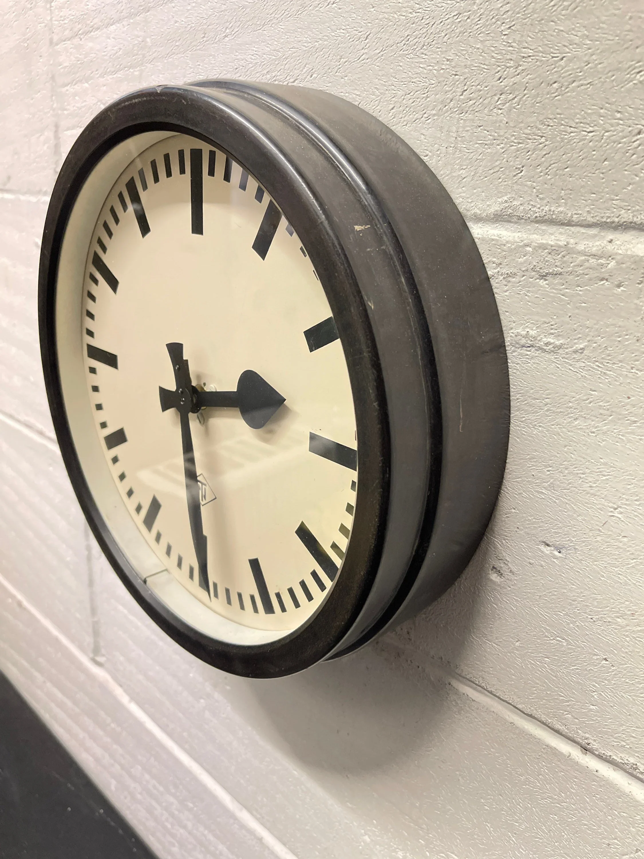 1940s TN Tele Norma West German Bakelite Factory / Office Clock - Image 4