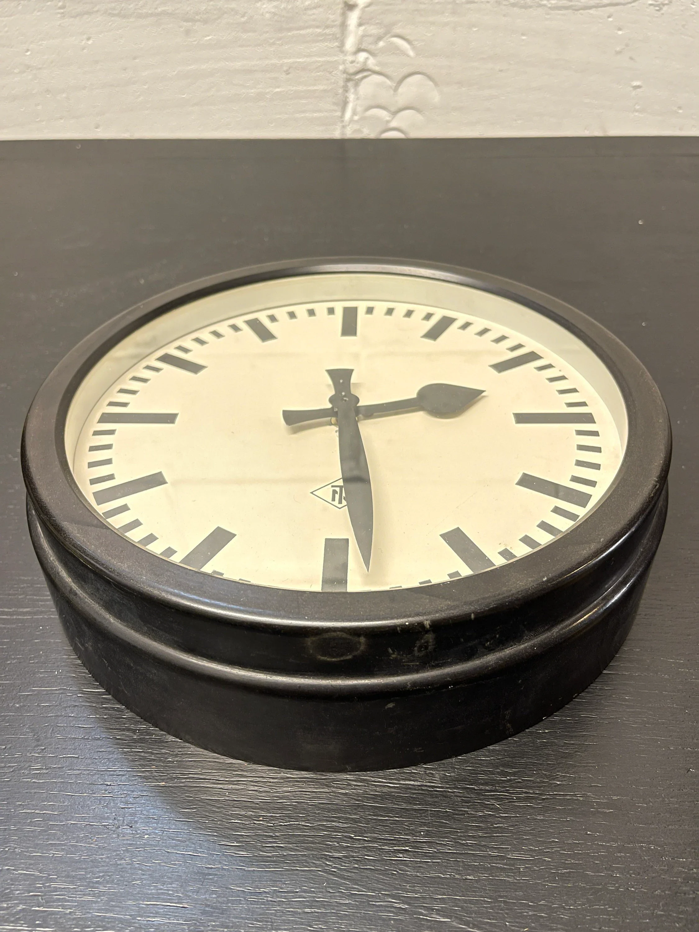 1940s TN Tele Norma West German Bakelite Factory / Office Clock - Image 6