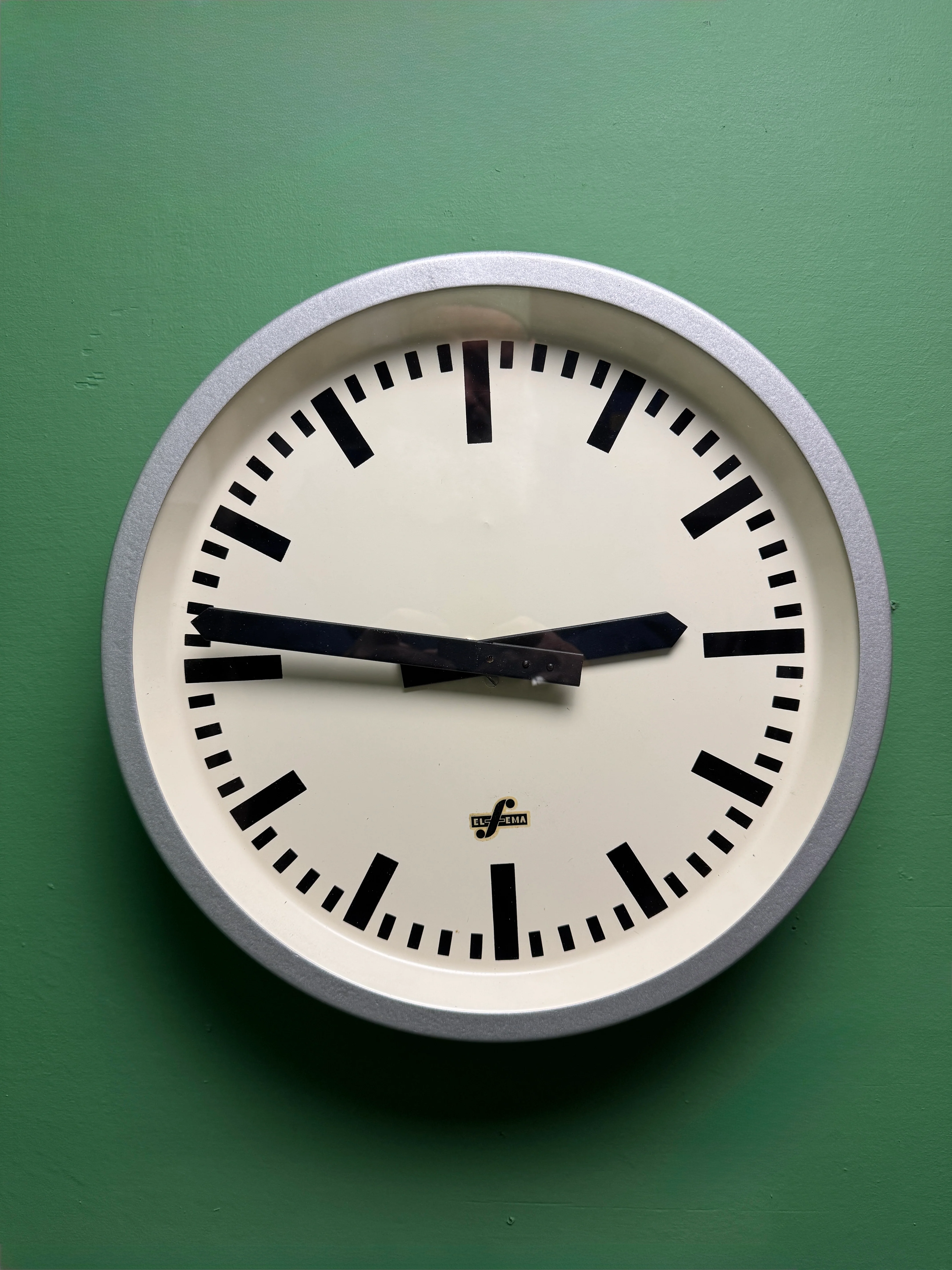 1950s East German Industrial Factory Clock By ELFEMA - Image 2