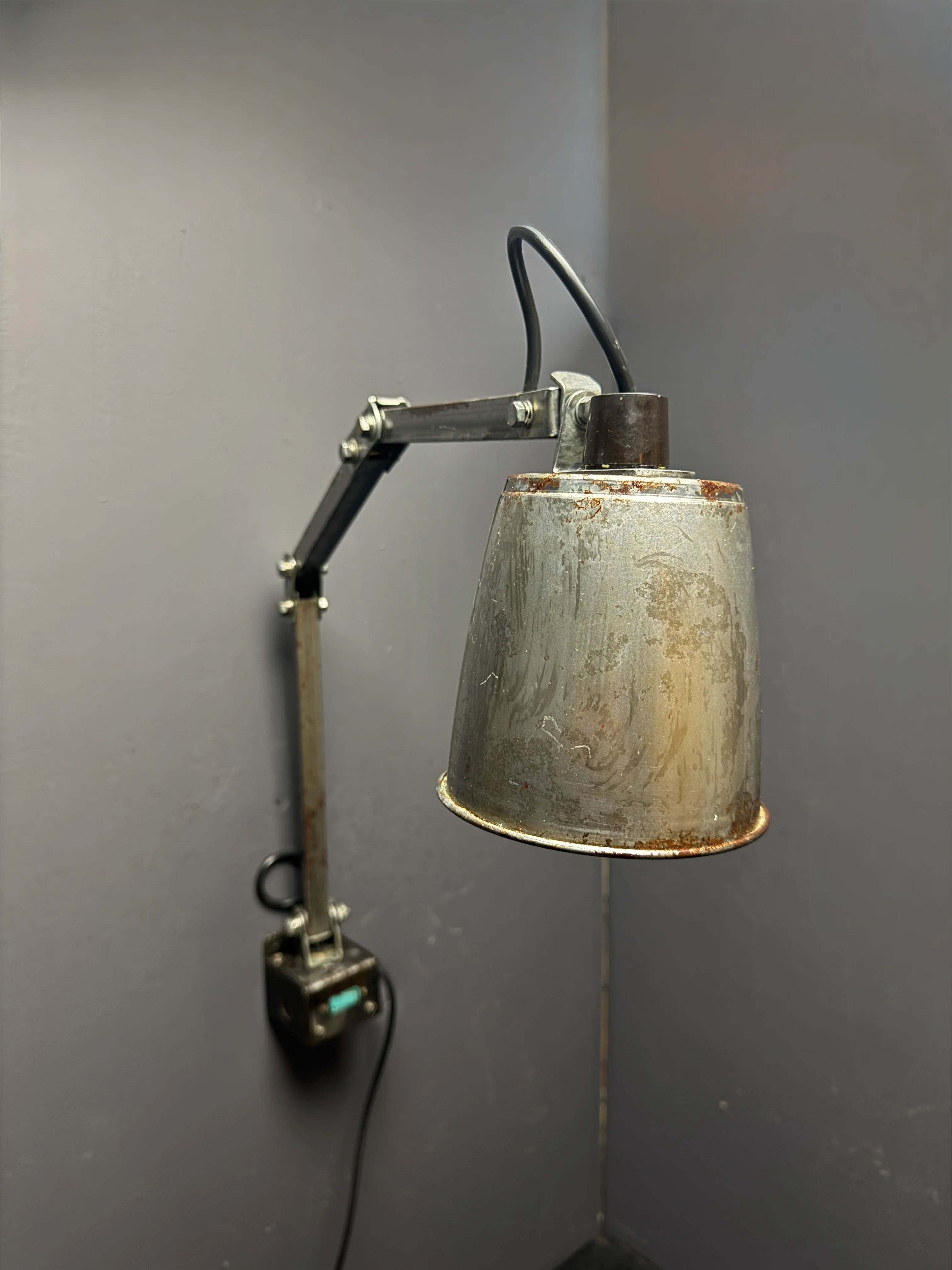 1950s Industrial Wall Lamp By MEMLITE - Image 4