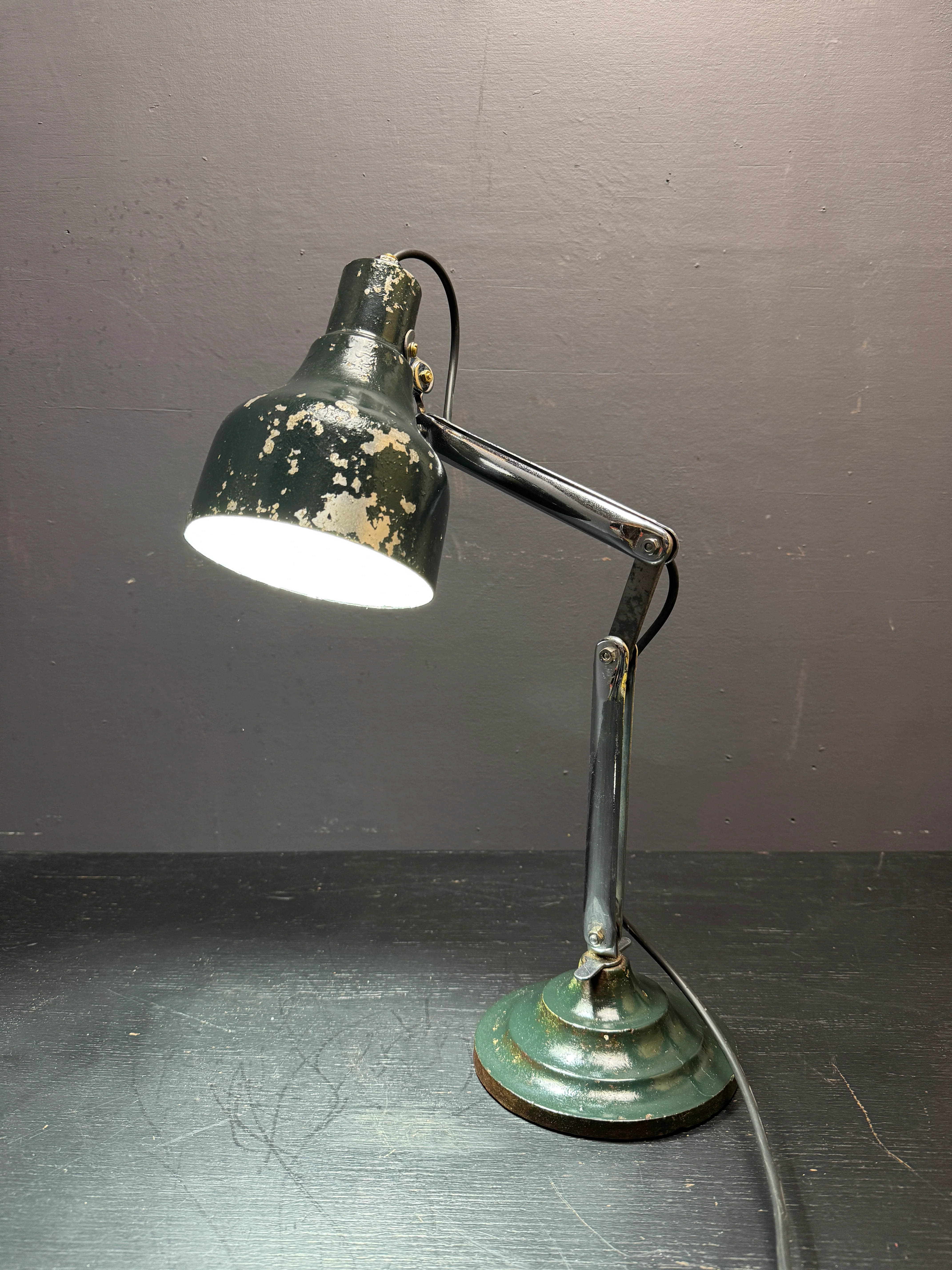 1940s PIFCO Articulated Table Lamp - Image 2