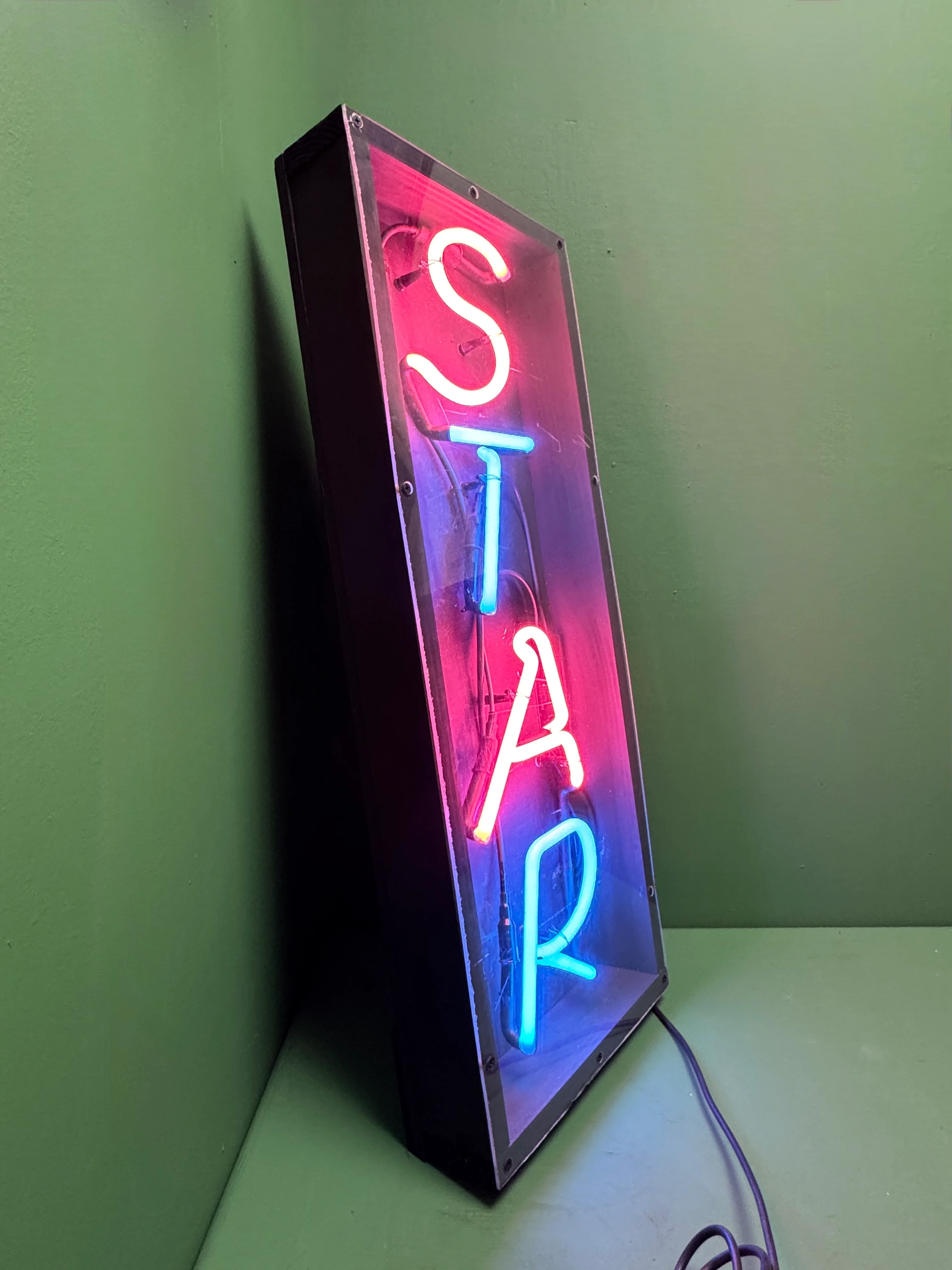 Circa 1980s ‘ STAR ‘ Neon Sign - Image 4