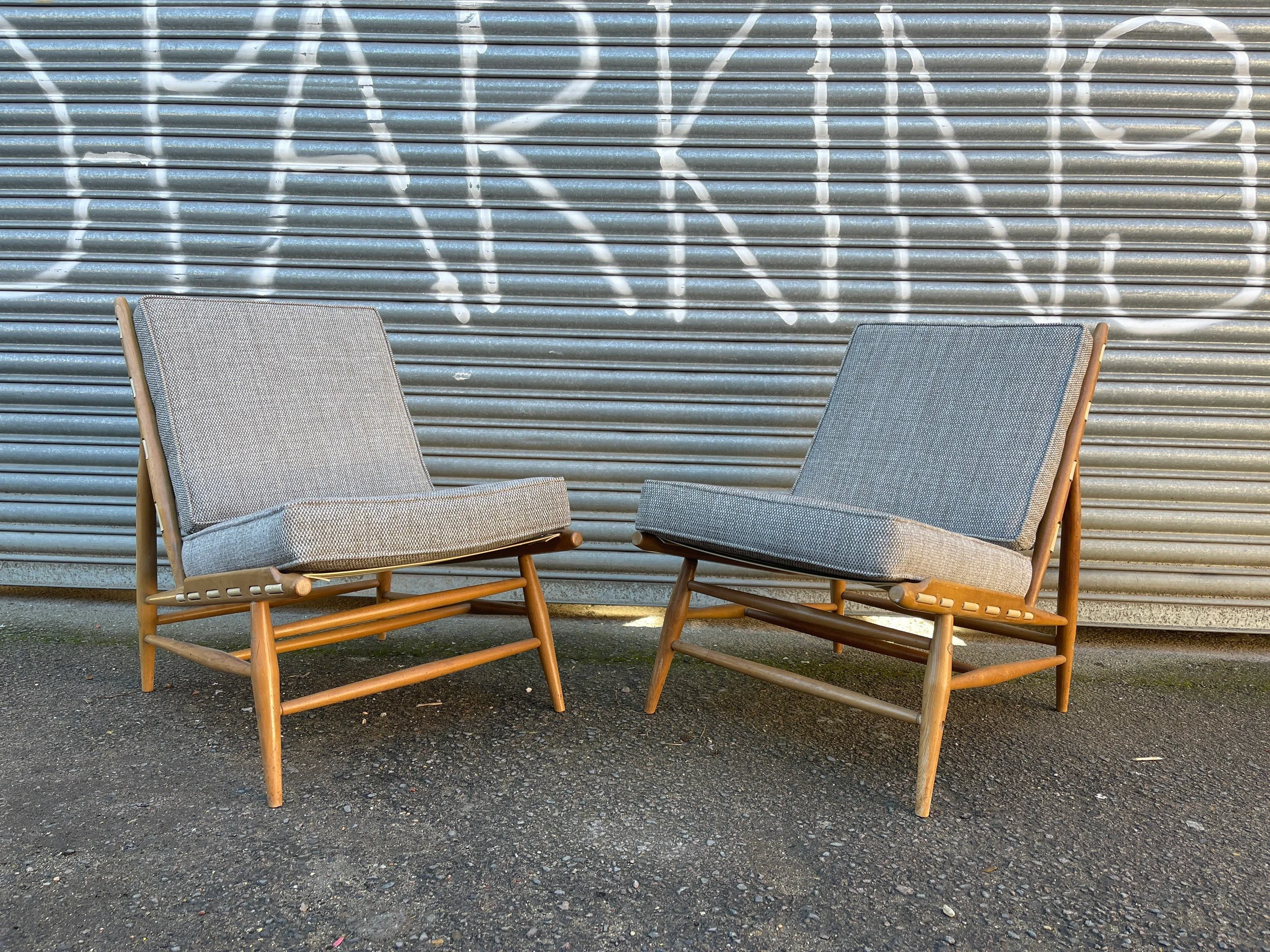 English 1960s Pair Of Ercol 427 Easy Chairs - Image 2