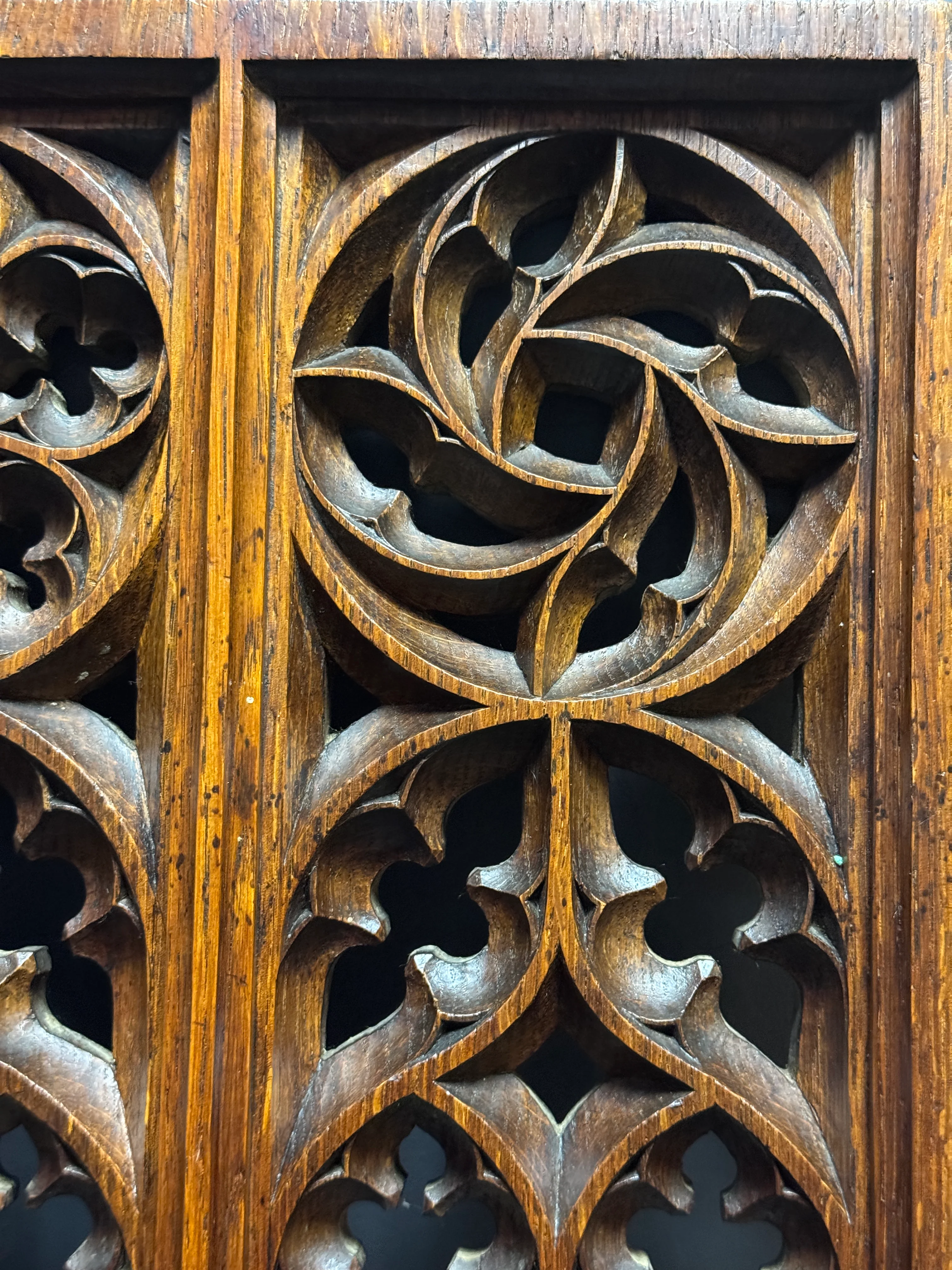 Late 1800s Gothic Revival Miniature Tracery Church Window Frame - Image 9