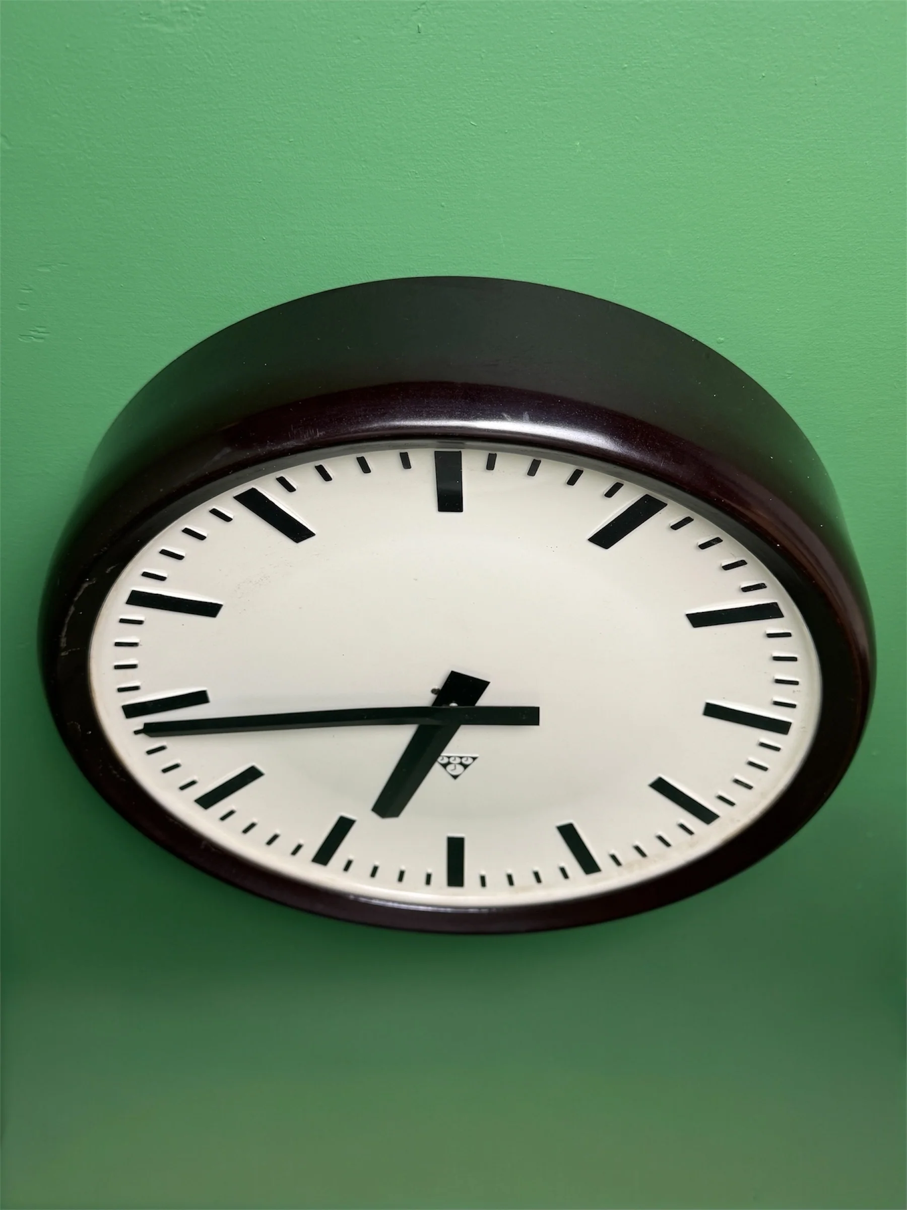 Large Czech 1940s Bakelite Office / Factory Clocks By Pragotron - Image 4