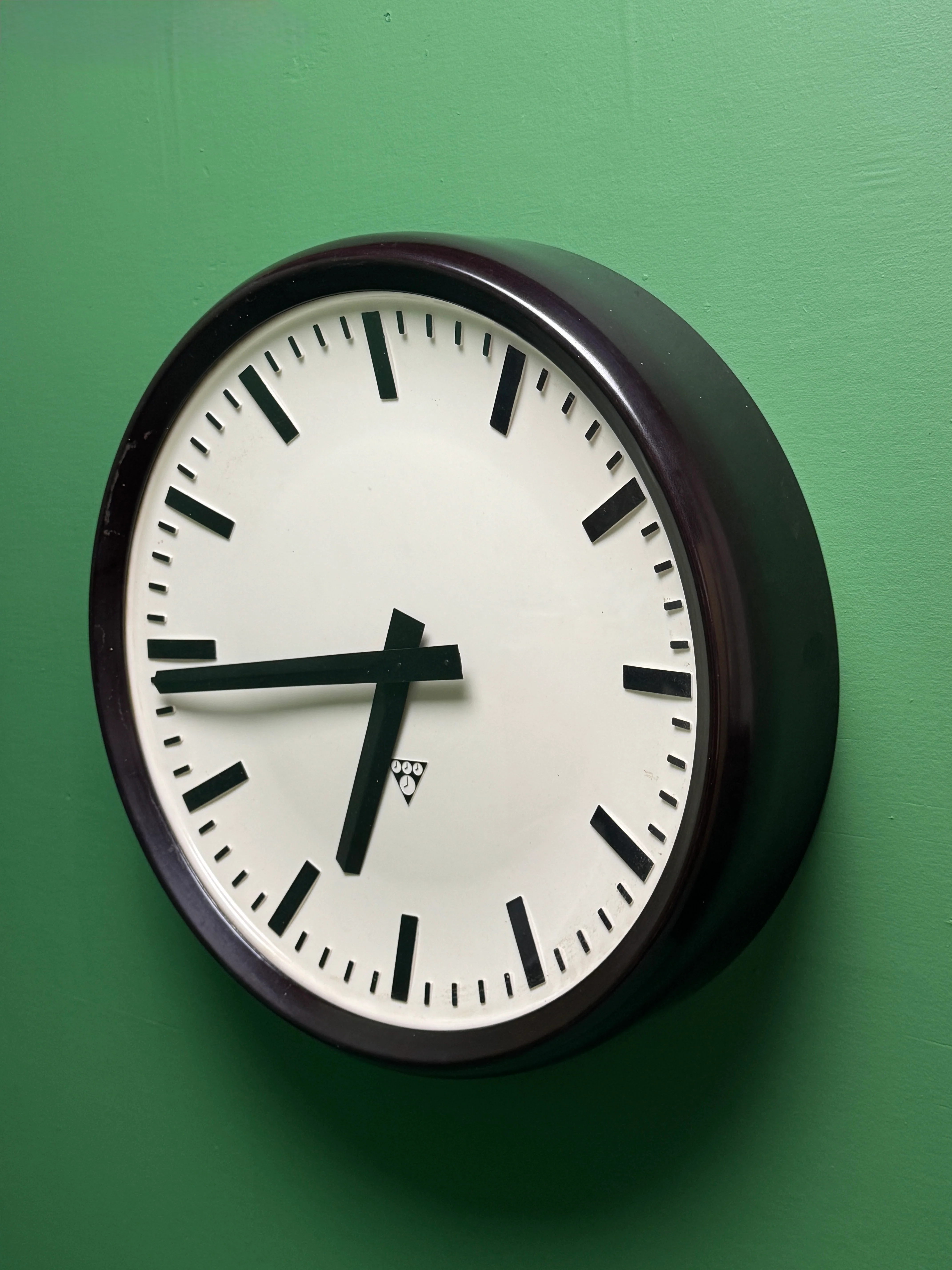 Large Czech 1940s Bakelite Office / Factory Clocks By Pragotron - Image 6