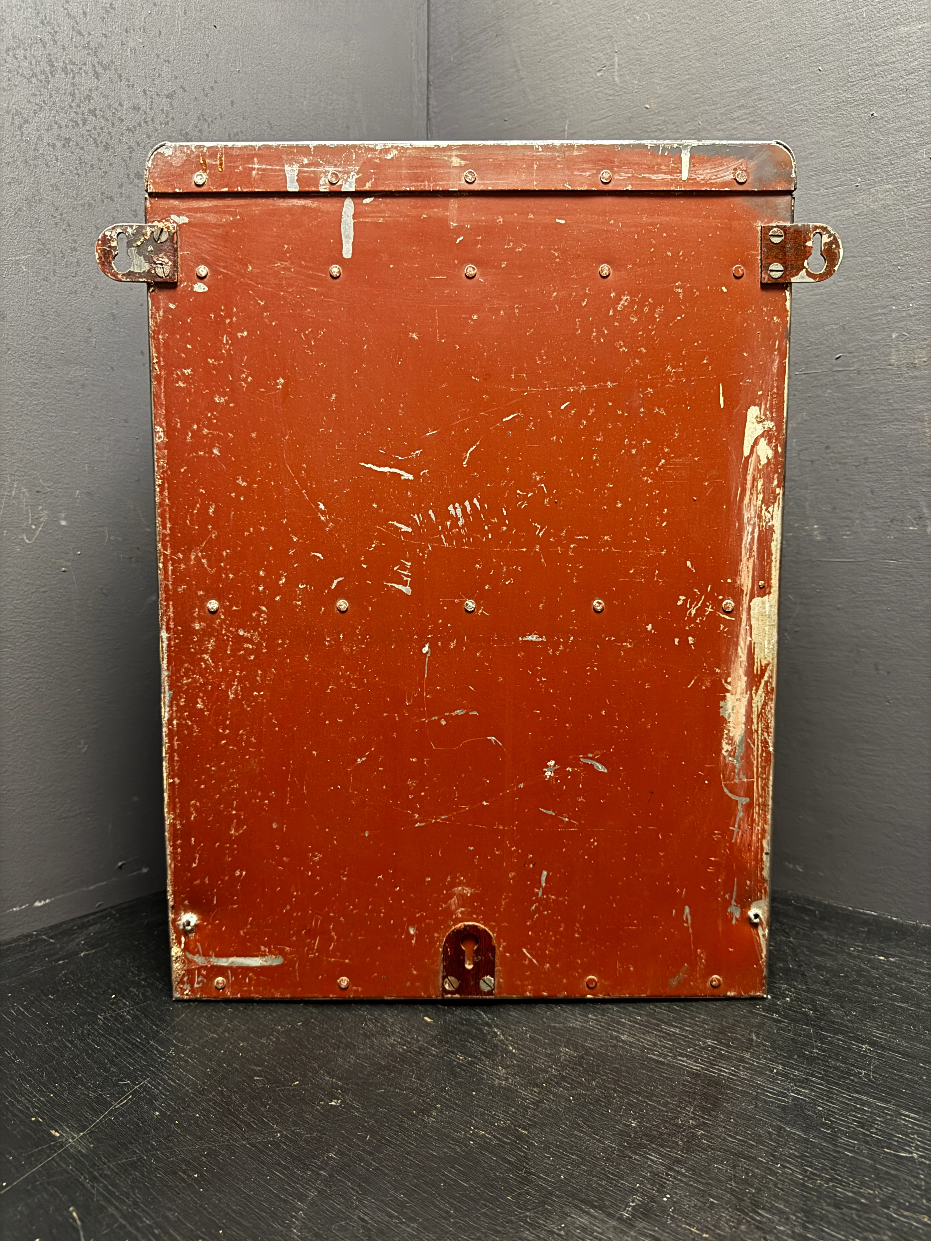 Mid 1900s Medical Or Barbers Wall Cabinet - Image 10
