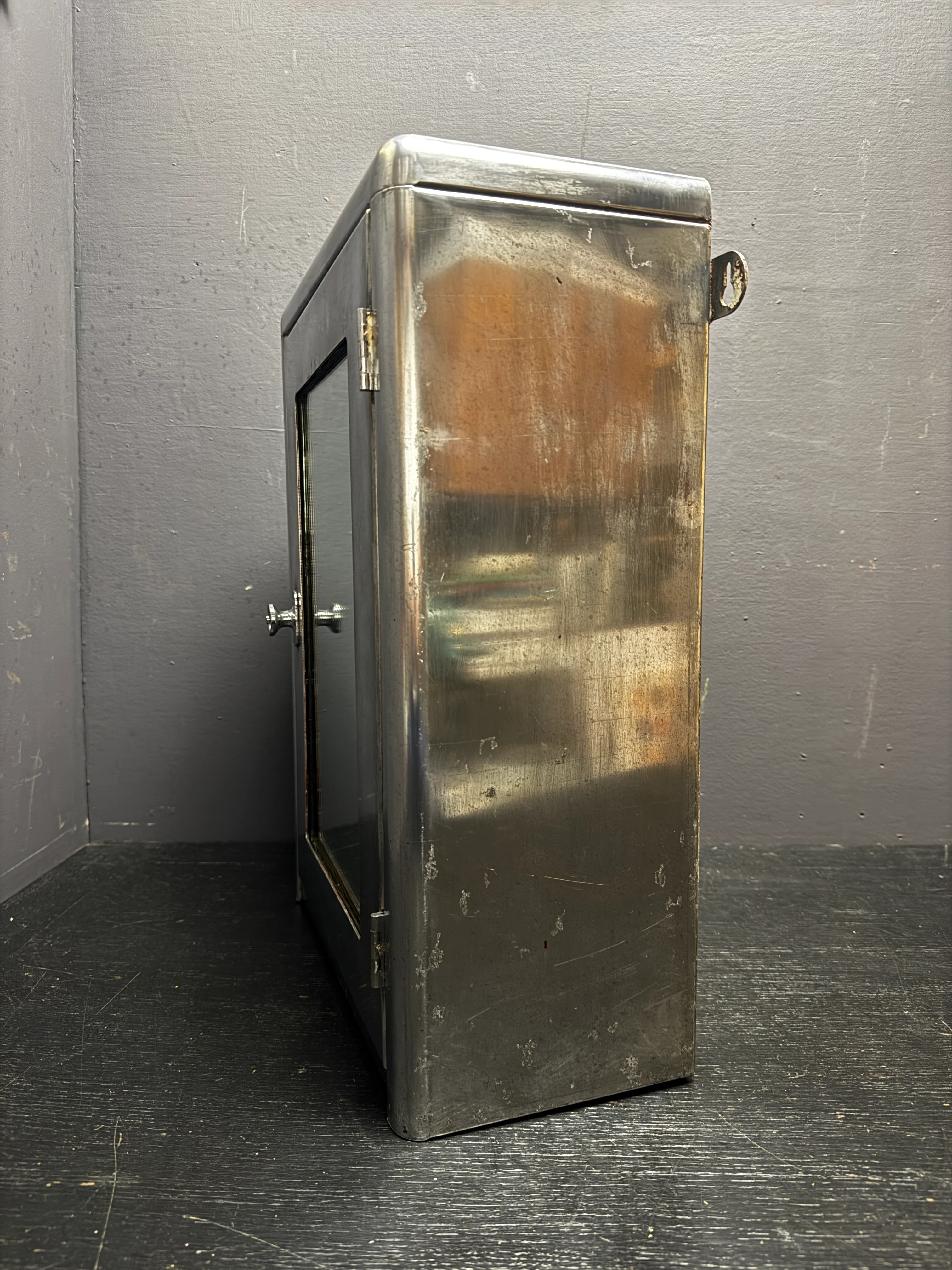 Mid 1900s Medical Or Barbers Wall Cabinet - Image 5