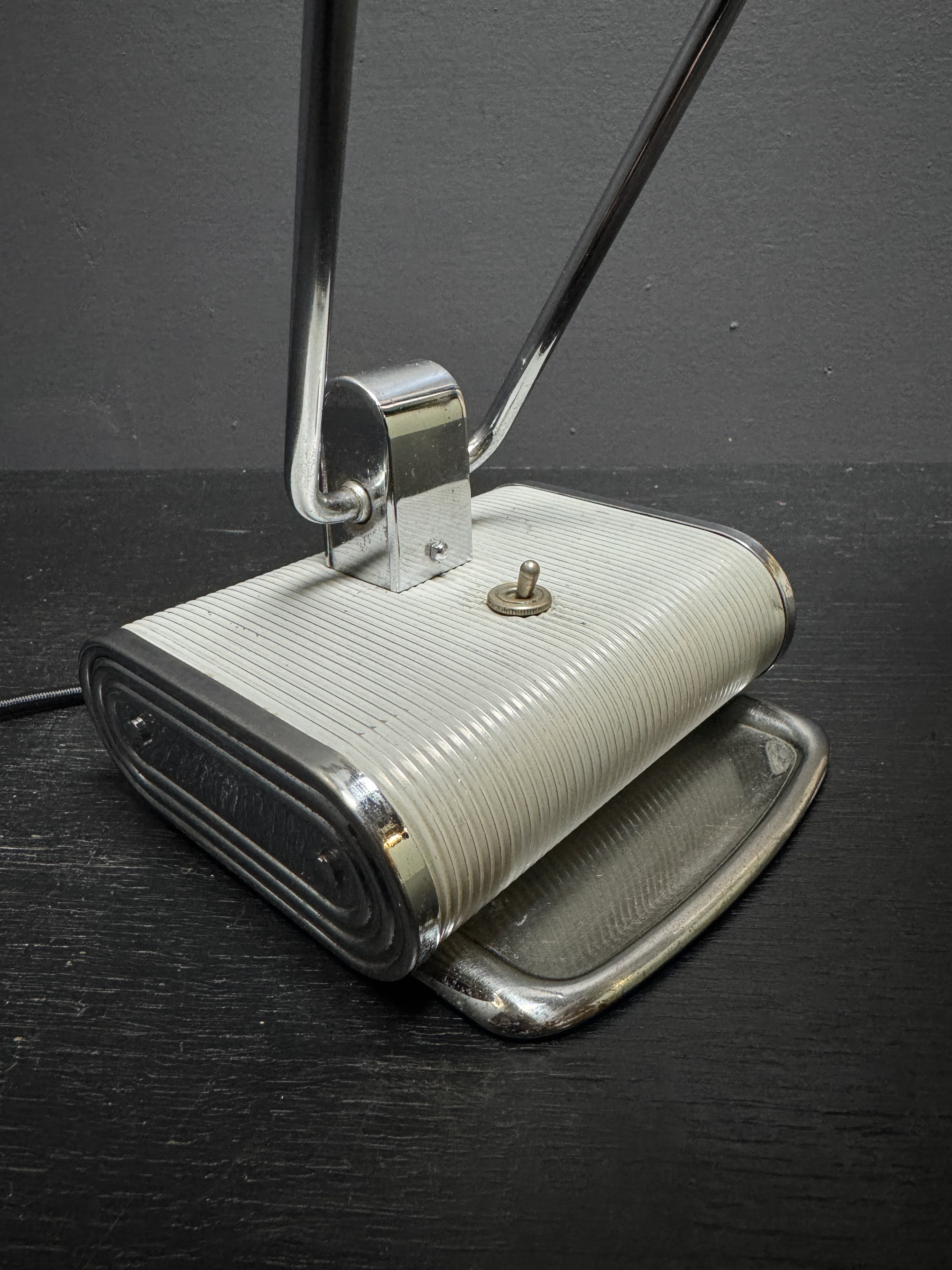 Original 1930s Model No 71 Desk Lamp By Eileen Gray For Jumo - Image 10