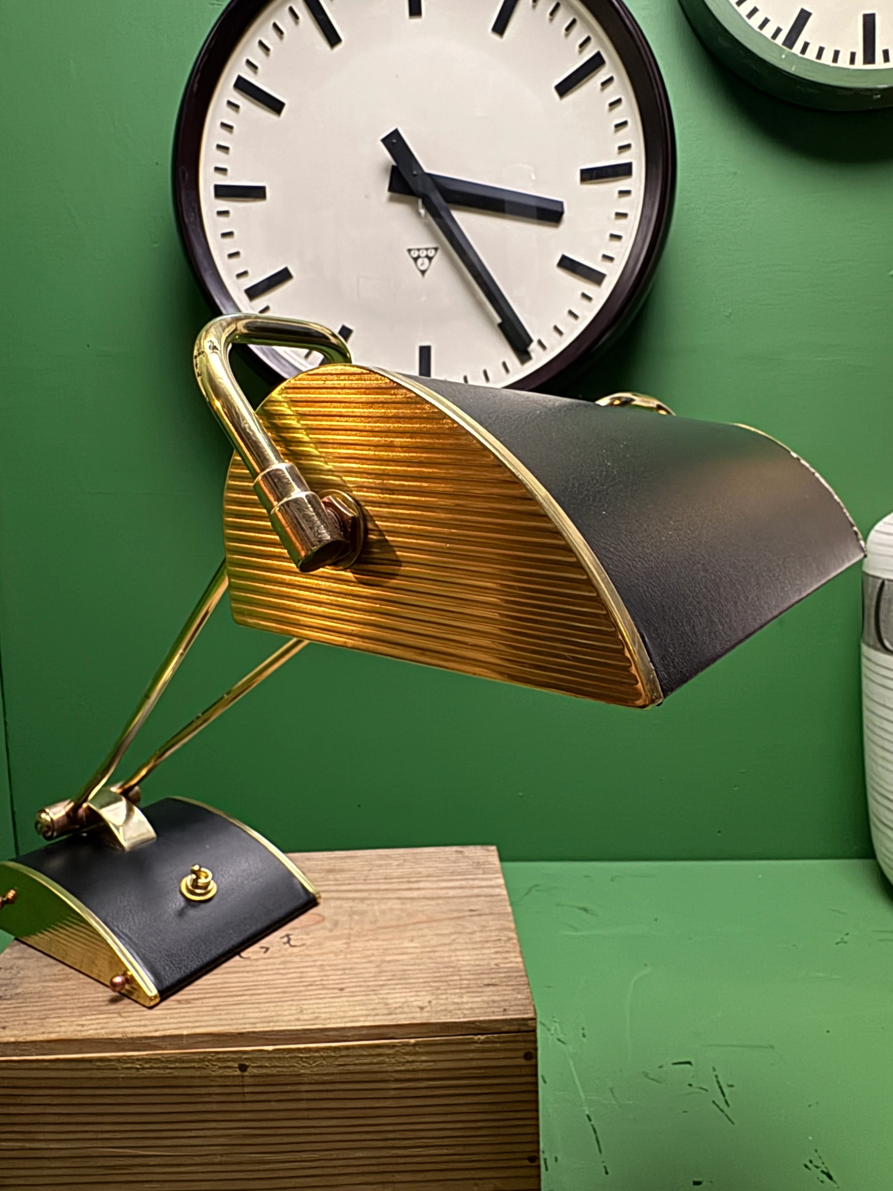 Original 1940s Desk Lamp By Eileen Gray For Jumo - Image 4