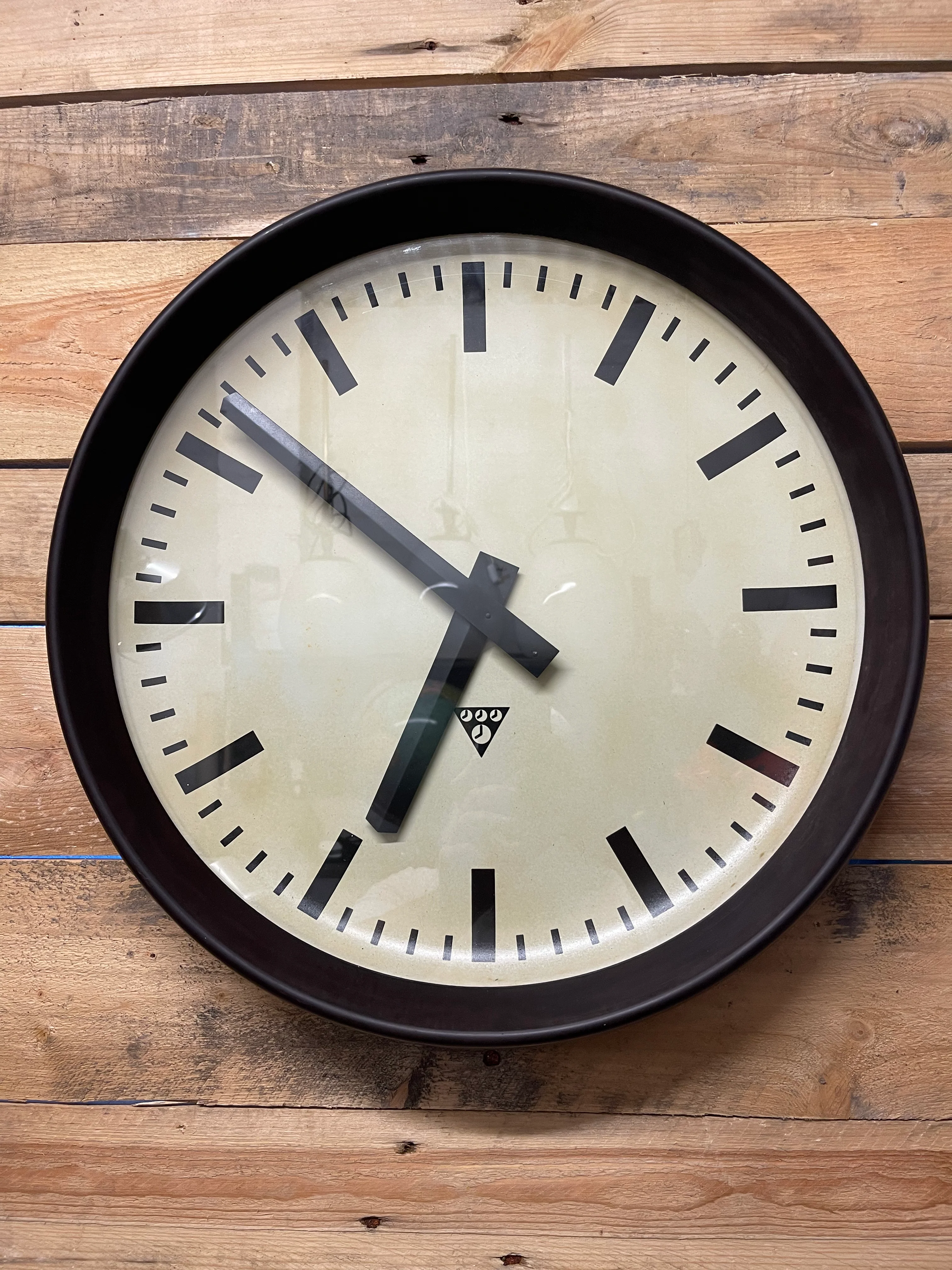 Large Czech 1950s Bakelite Office / Factory Clocks By Pragotron - Image 2