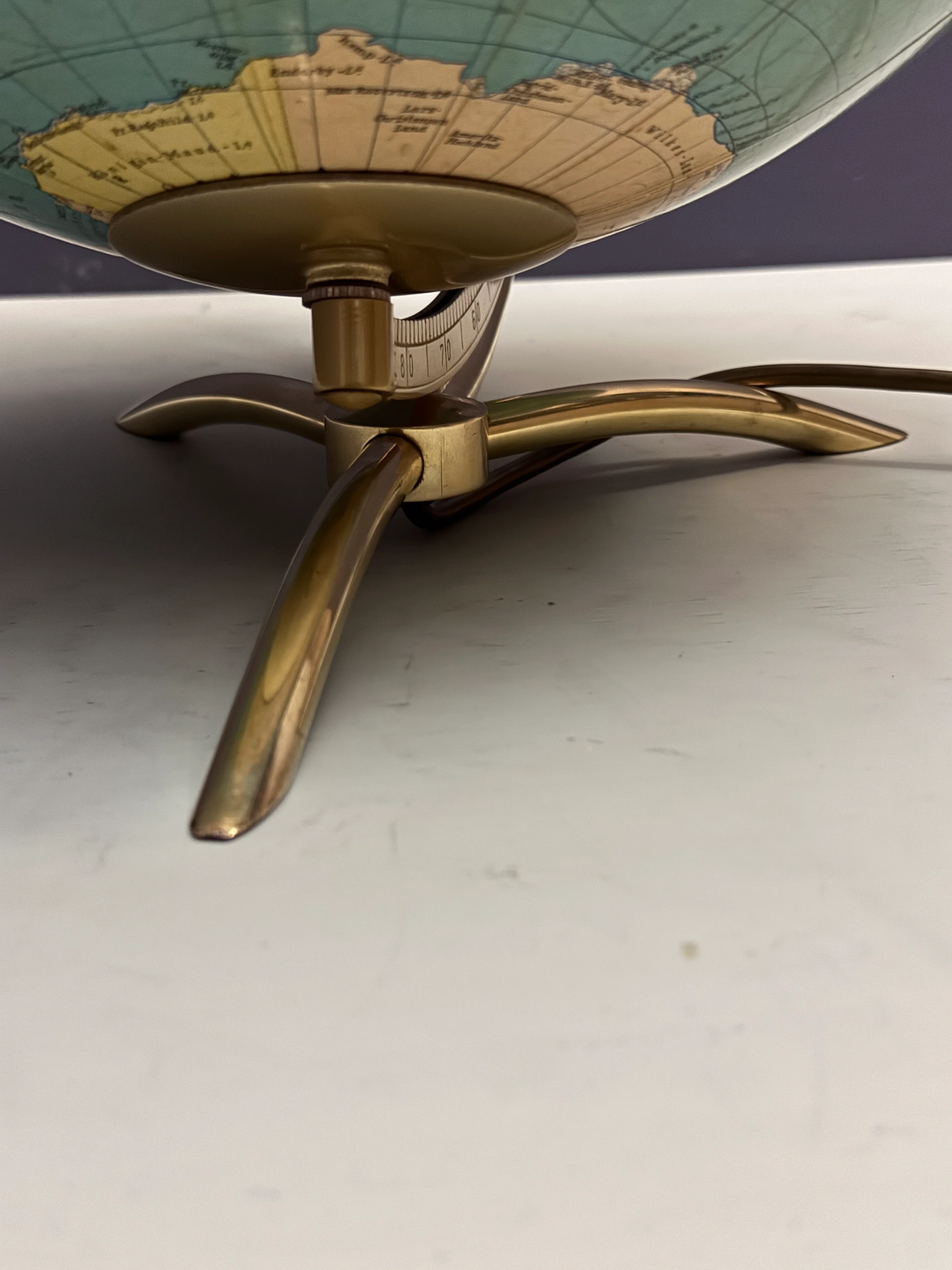 Vintage Rare 1960s Bi Directional Columbus Duo Glass Globe Lamp - Image 10