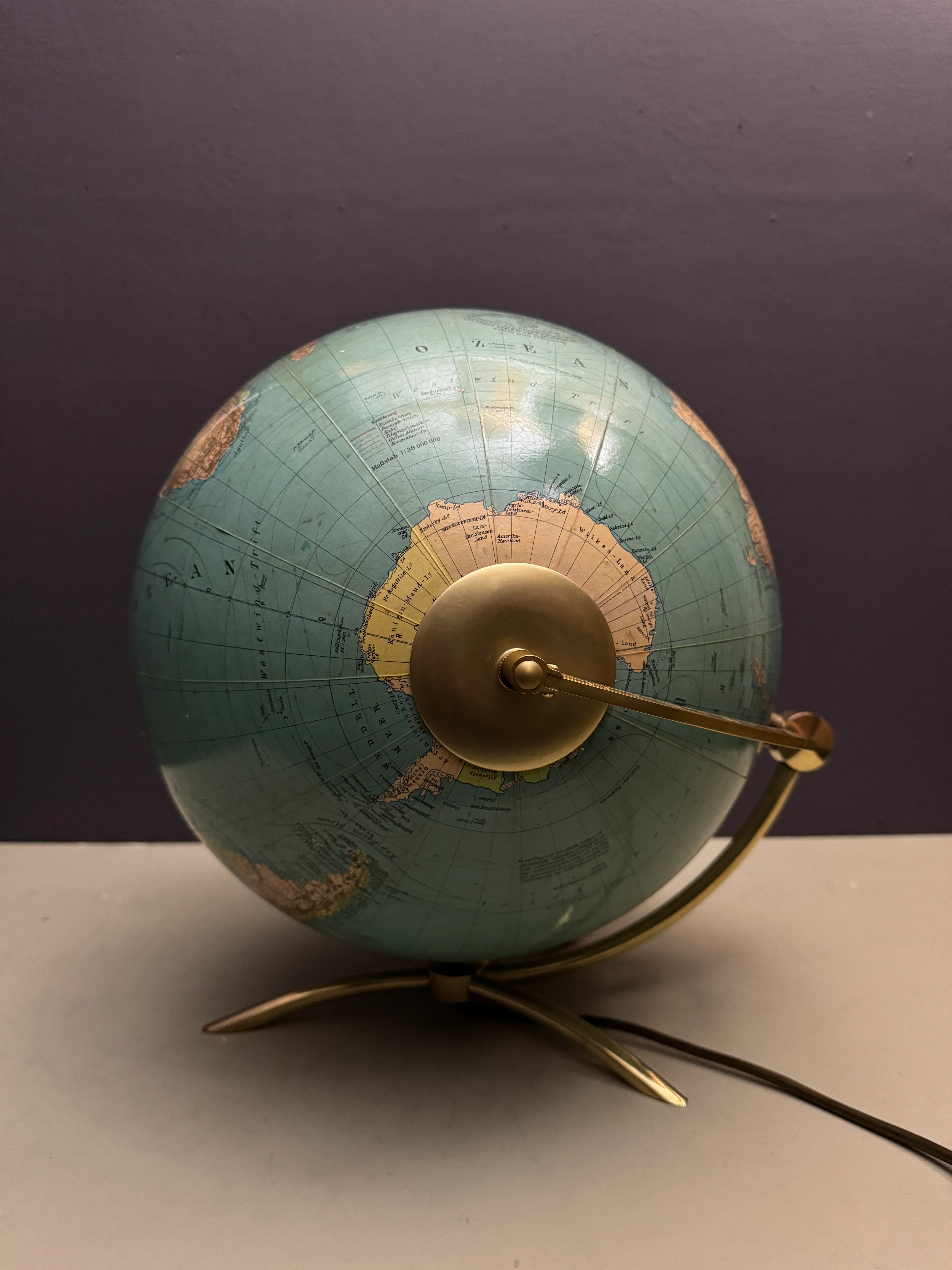 Vintage Rare 1960s Bi Directional Columbus Duo Glass Globe Lamp - Image 7