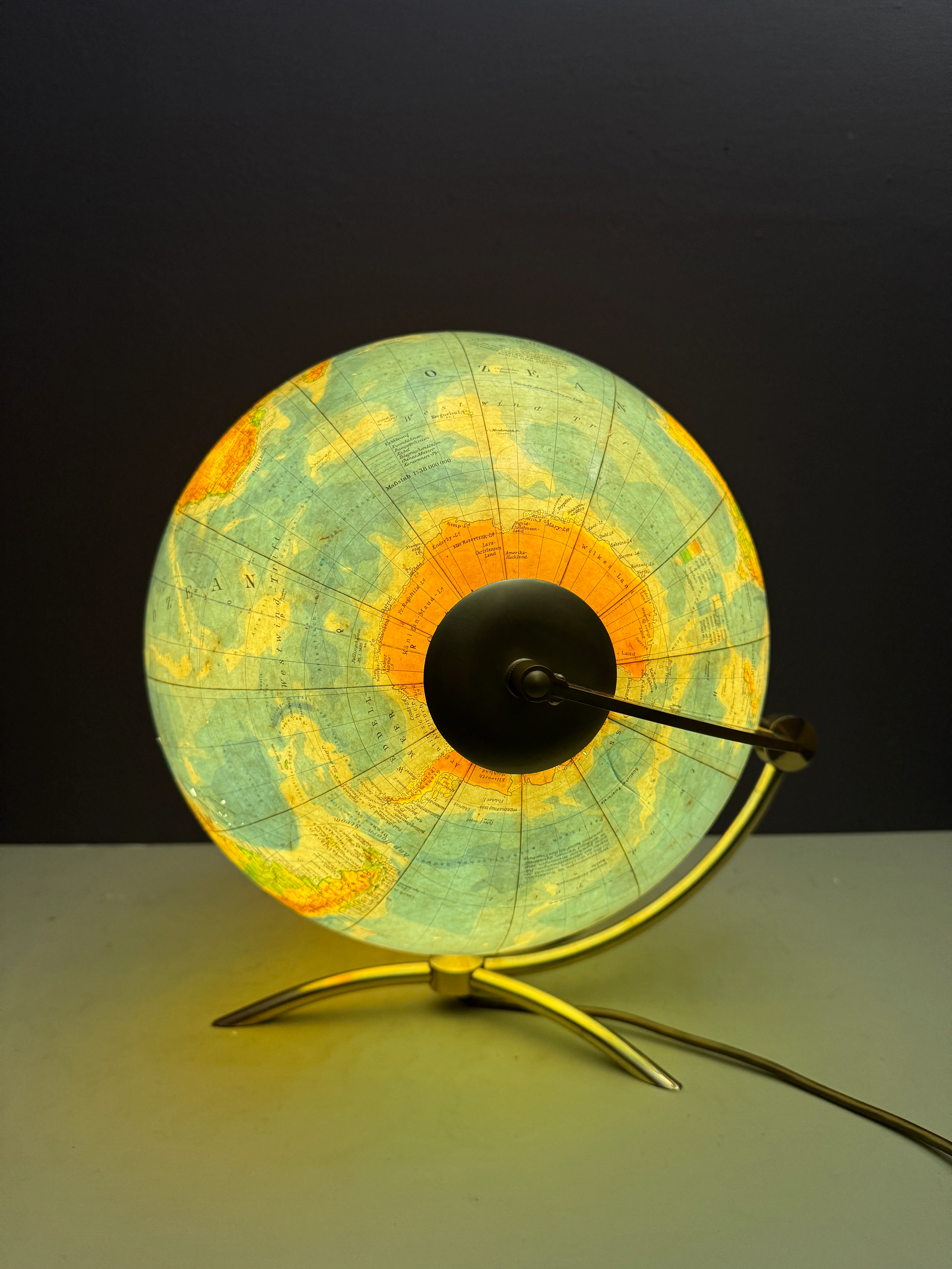 Vintage Rare 1960s Bi Directional Columbus Duo Glass Globe Lamp - Image 8