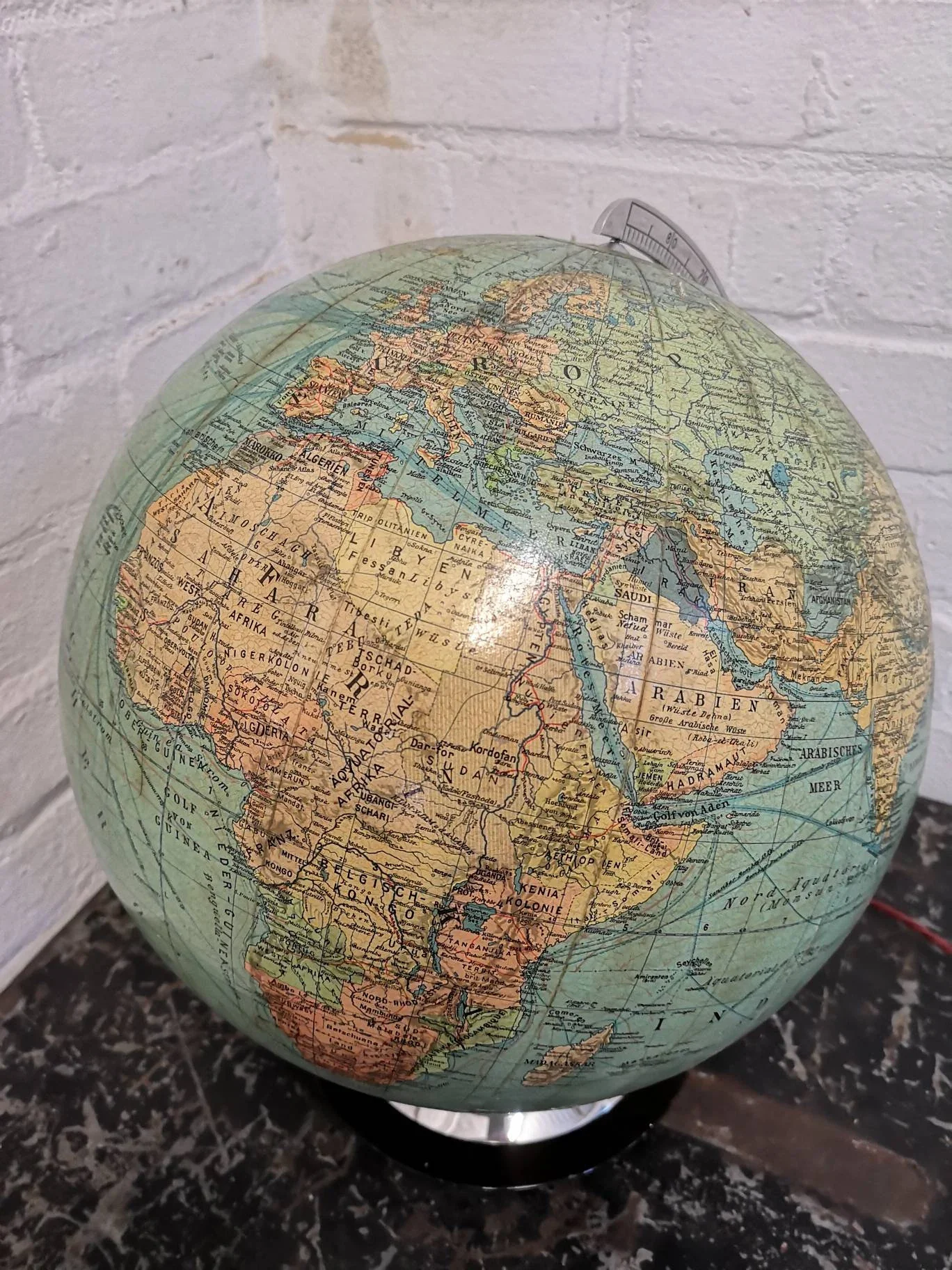 Vintage 1960s Columbus Duo Glass Globe Lamp - Image 3