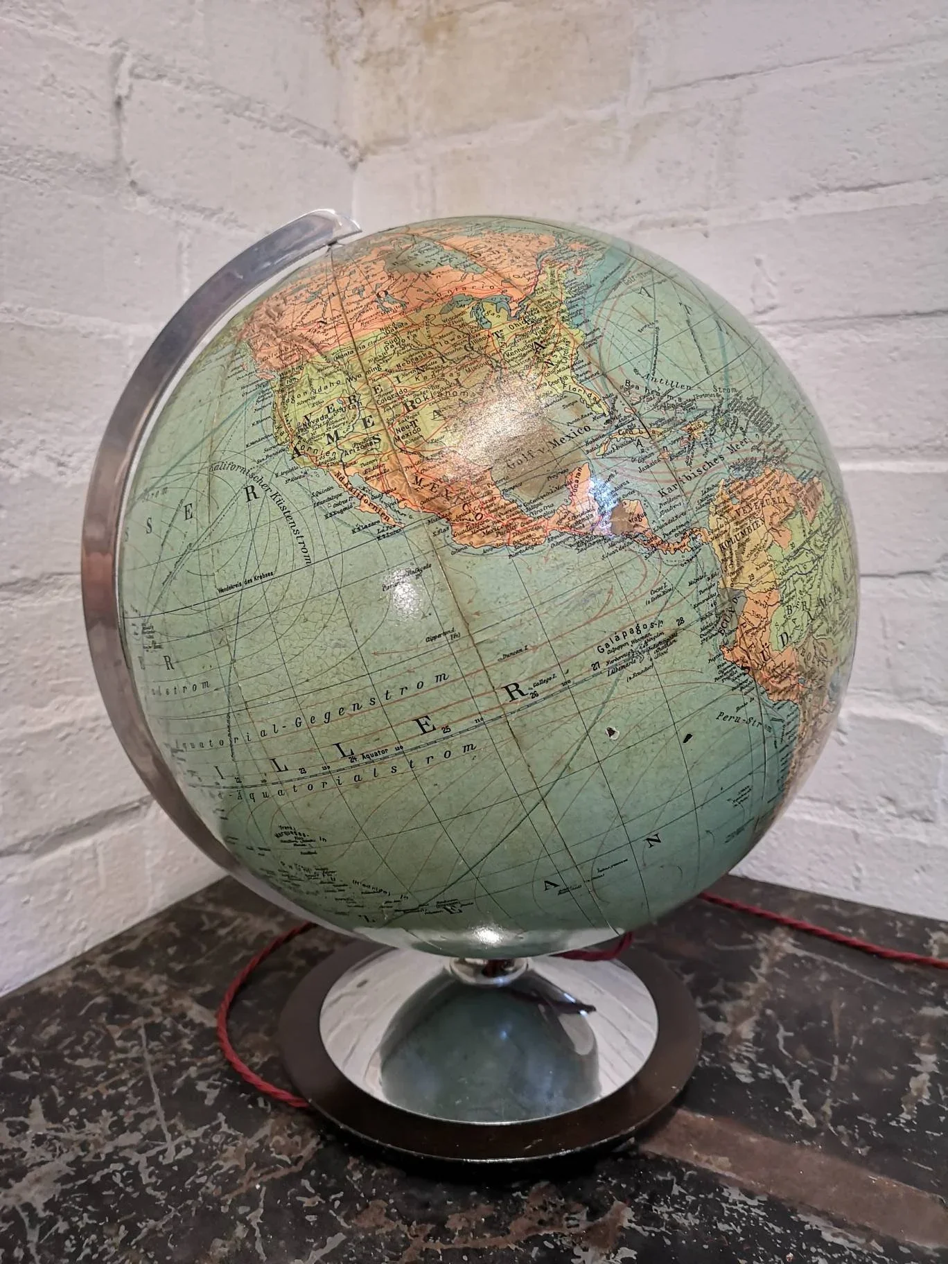 Vintage 1960s Columbus Duo Glass Globe Lamp - Image 5