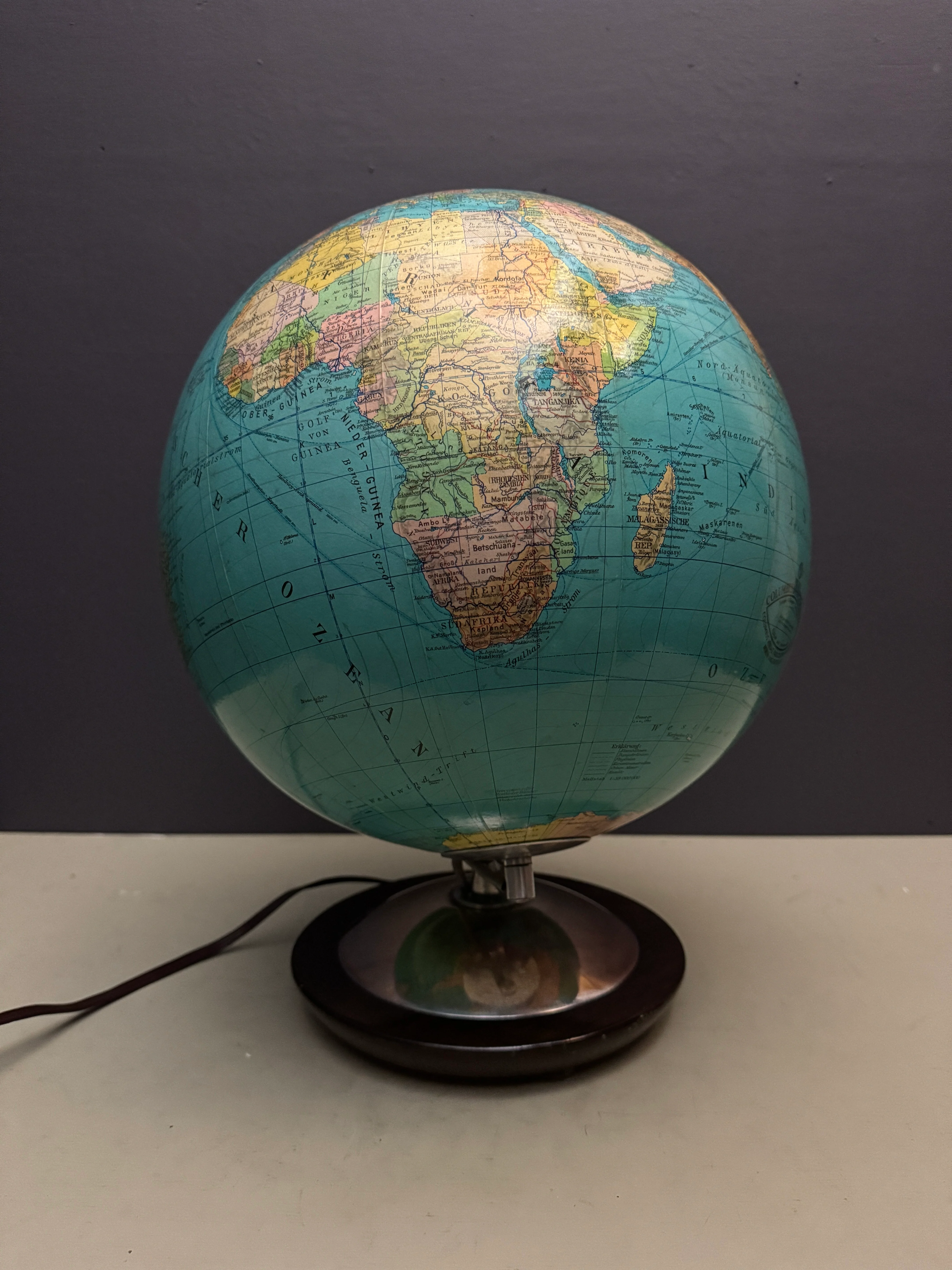 Vintage 1960s Columbus Duo Glass Globe Lamp - Image 3