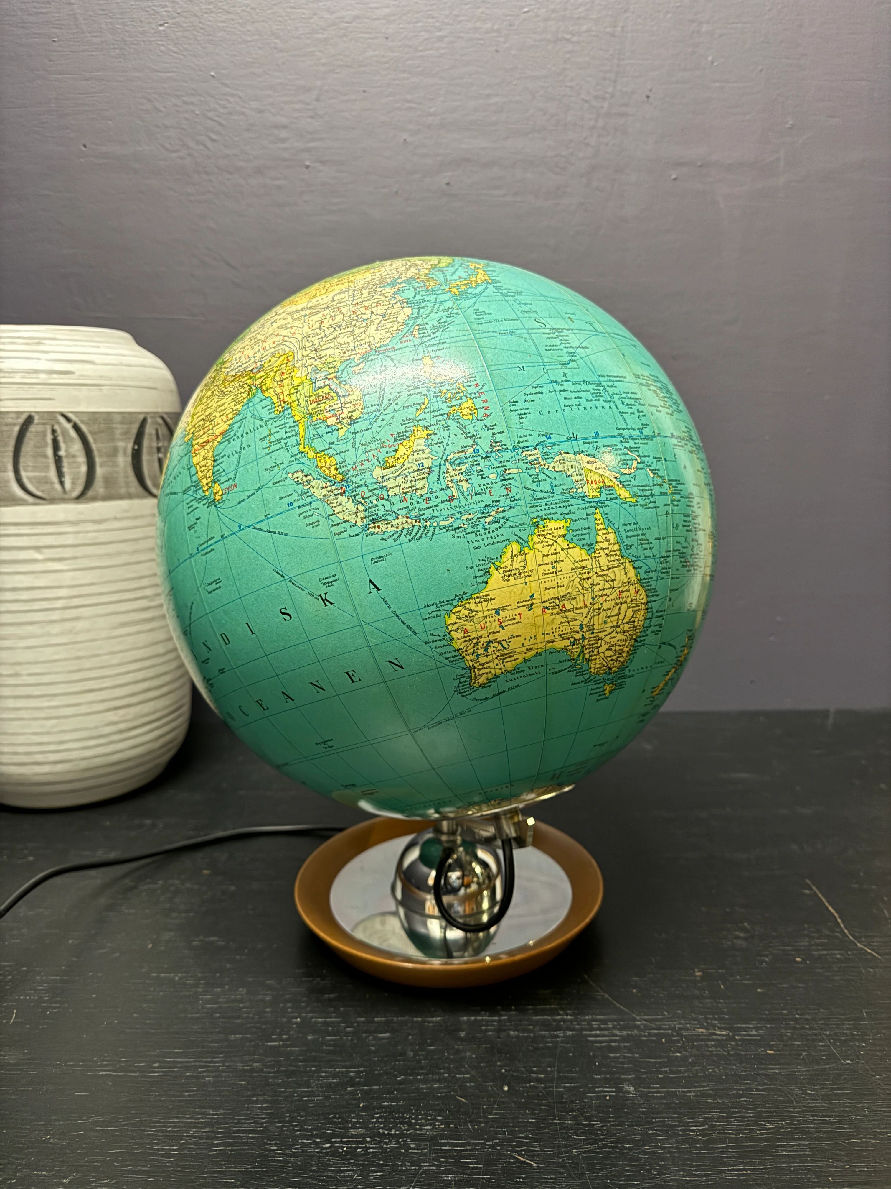 Vintage 1970s German Glass Globe Lamp By JRO Globus Munchen - Image 4