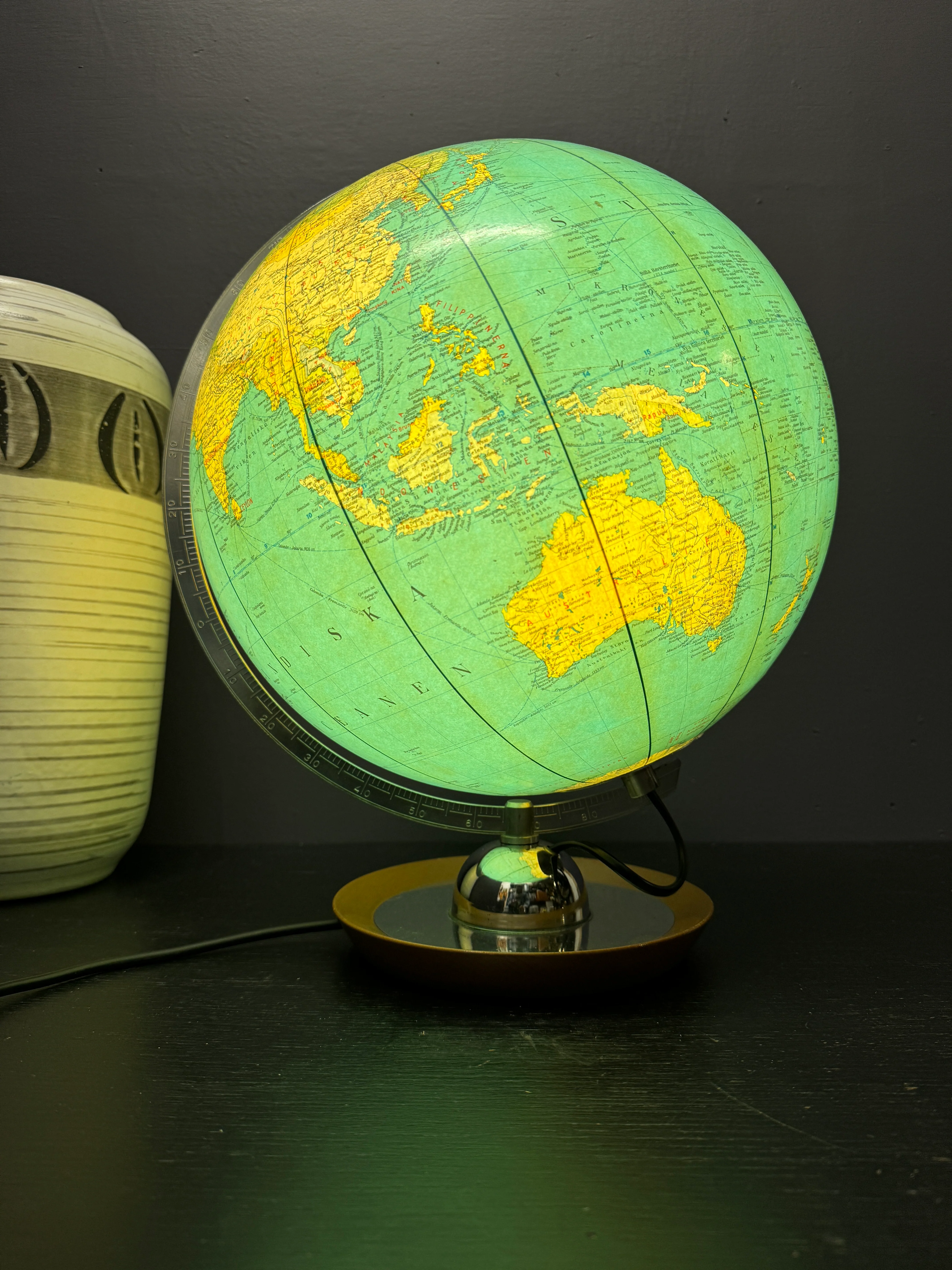 Vintage 1970s German Glass Globe Lamp By JRO Globus Munchen - Image 8