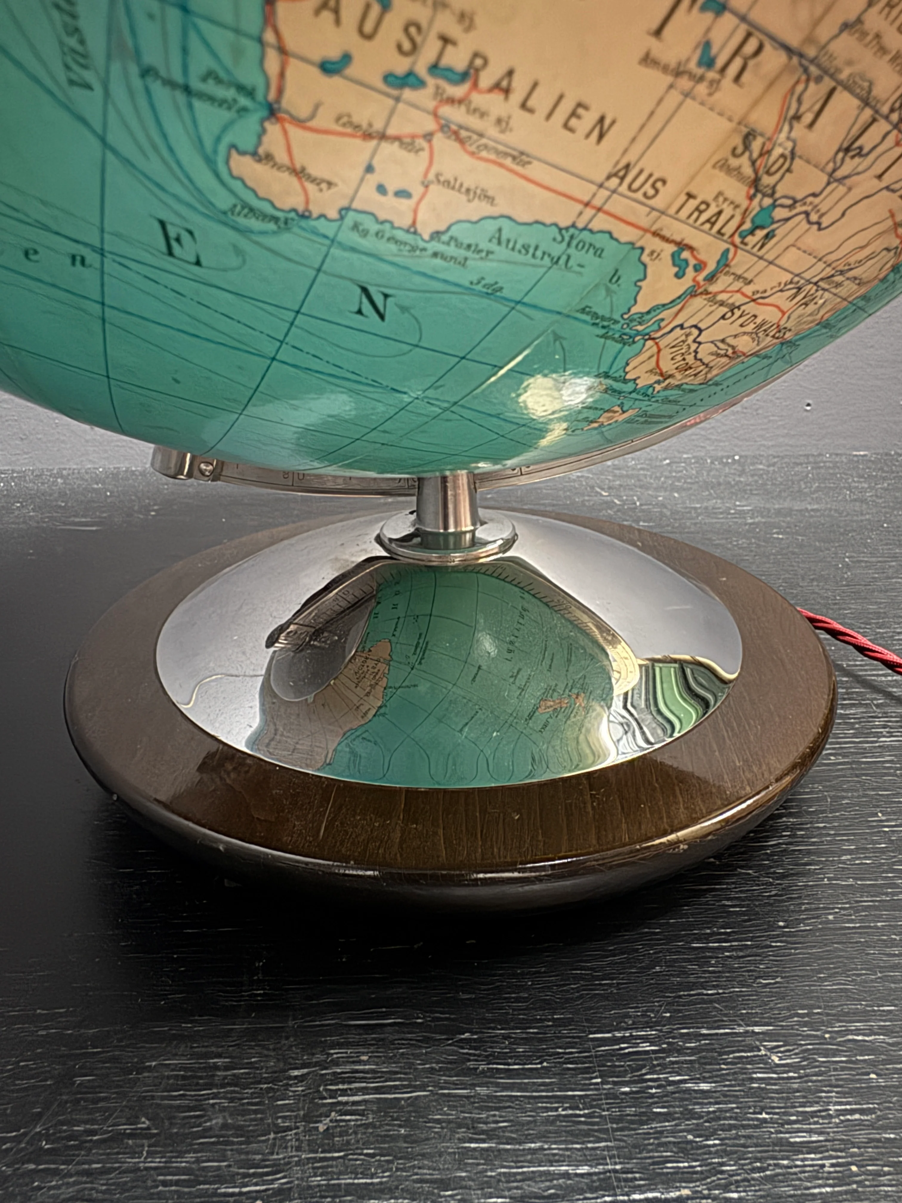 Vintage 1960s Swedish Columbus Duo Glass Globe Lamp - Image 10