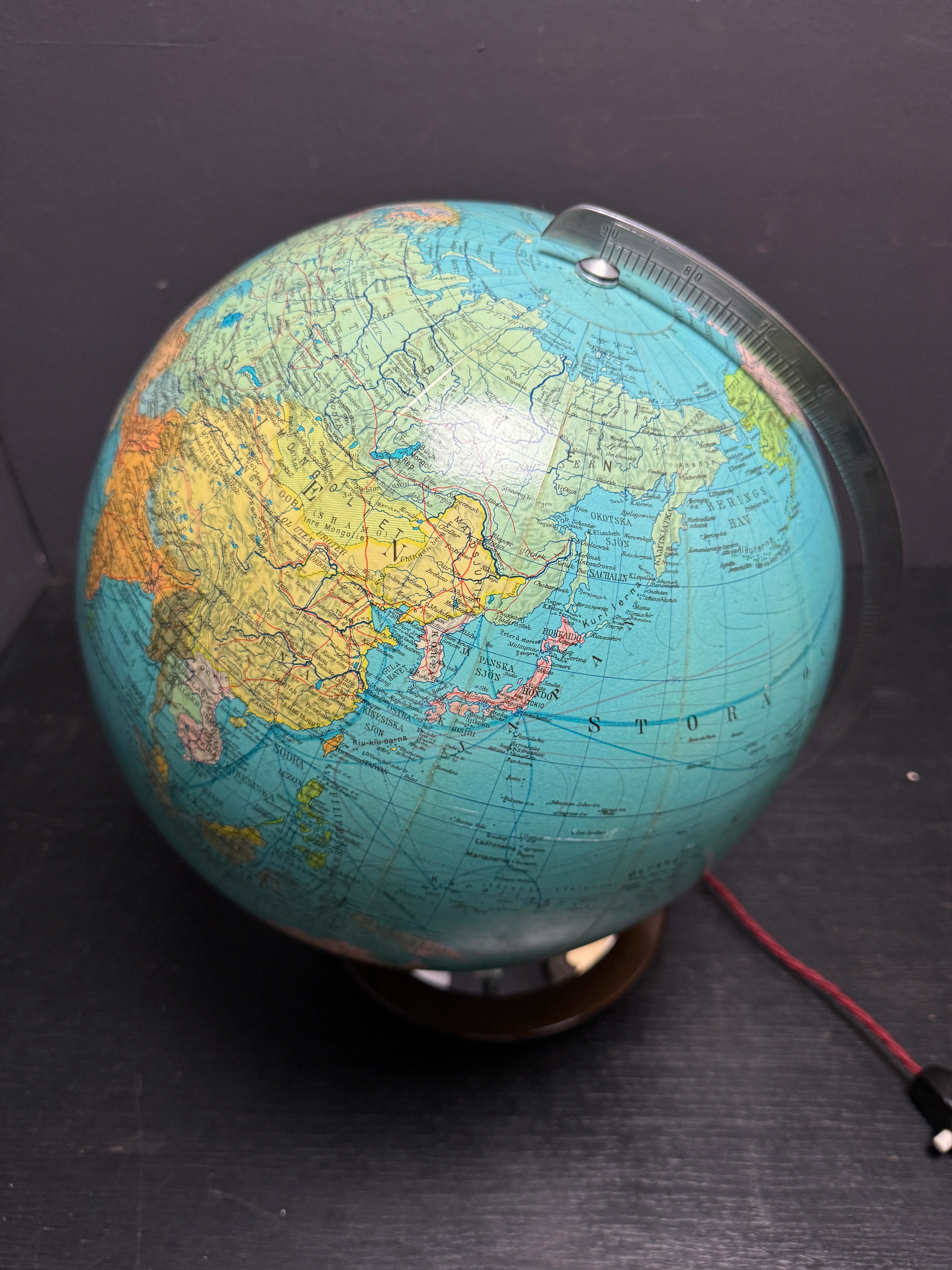 Vintage 1960s Swedish Columbus Duo Glass Globe Lamp - Image 3