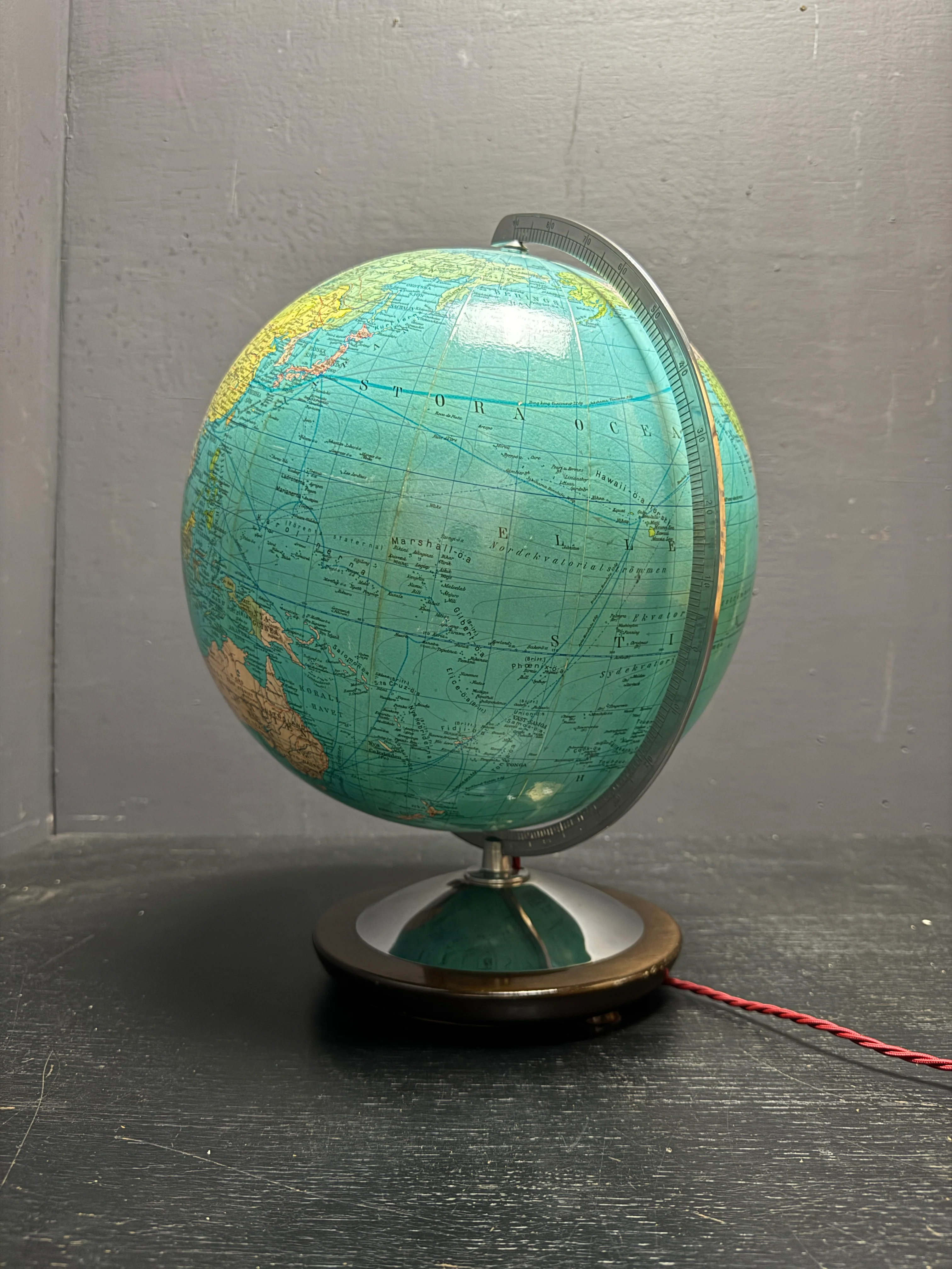 Vintage 1960s Swedish Columbus Duo Glass Globe Lamp - Image 5