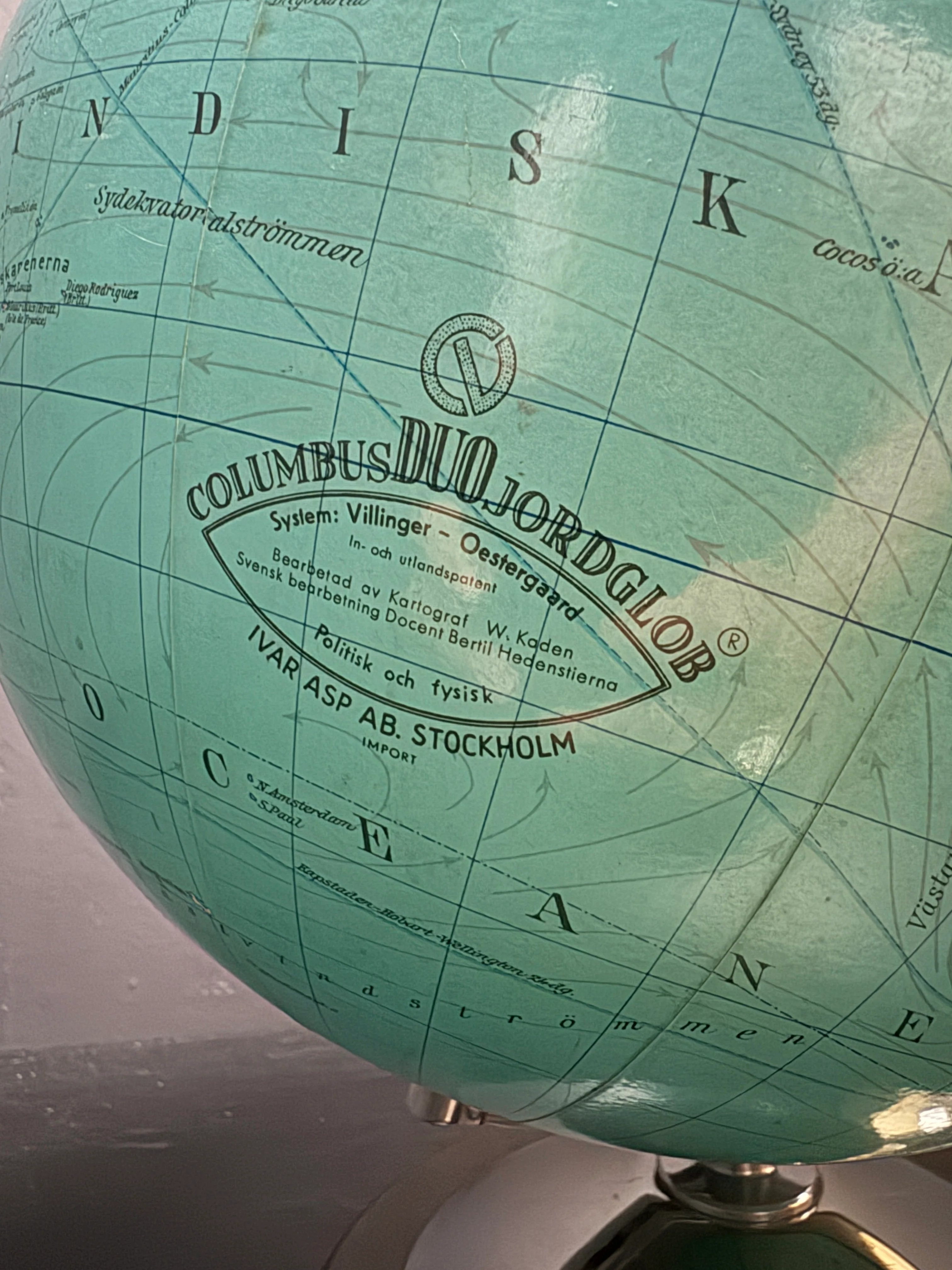 Vintage 1960s Swedish Columbus Duo Glass Globe Lamp - Image 9